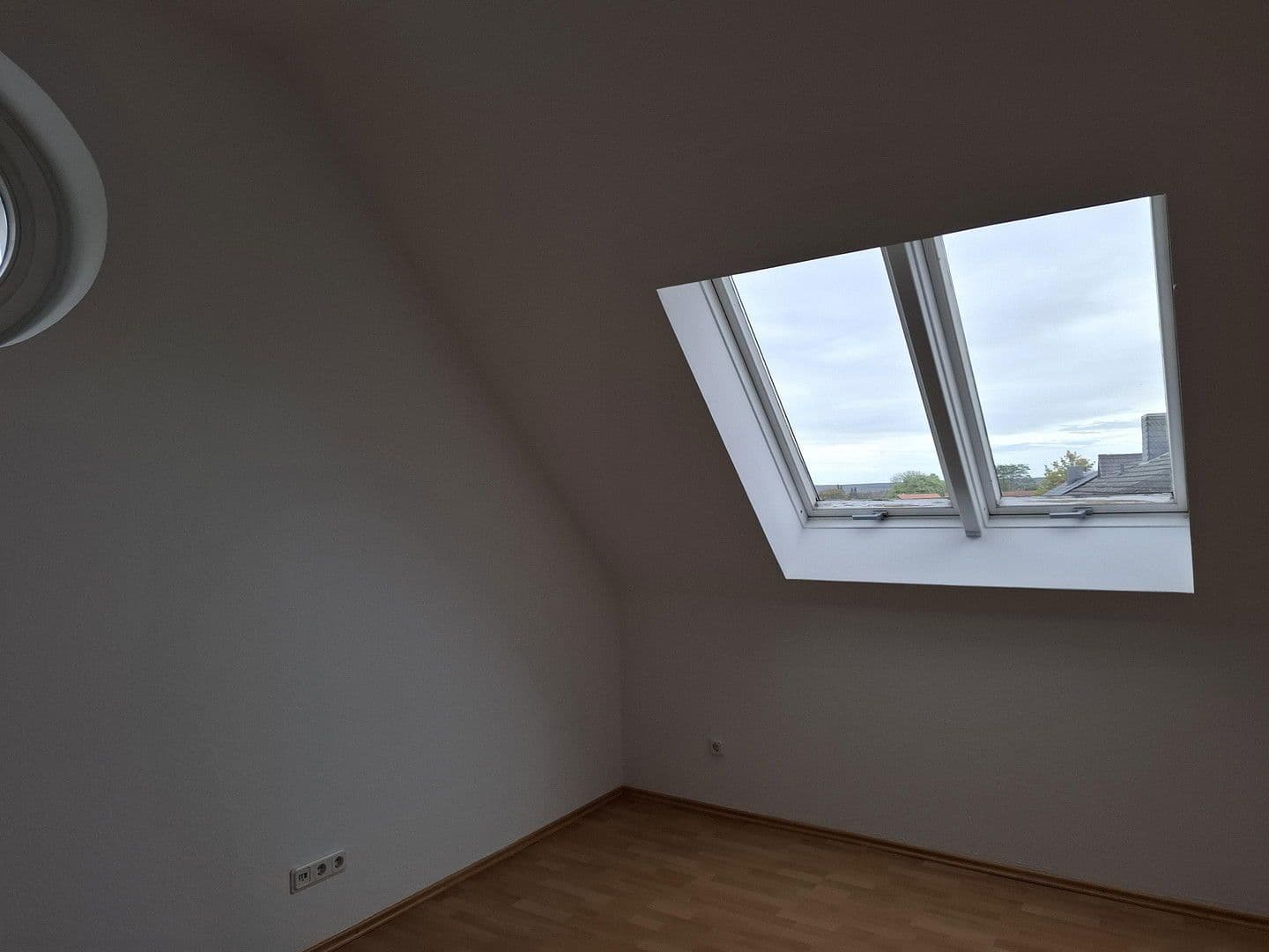 Prenájom domu 130 m², pozemek 100 m², Mahnerstraße 20c, Salzgitter, Dolné Sasko Prenájom domu 130 m², pozemek 100 m², Mahnerstraße 20c, Salzgitter, Dolné Sasko