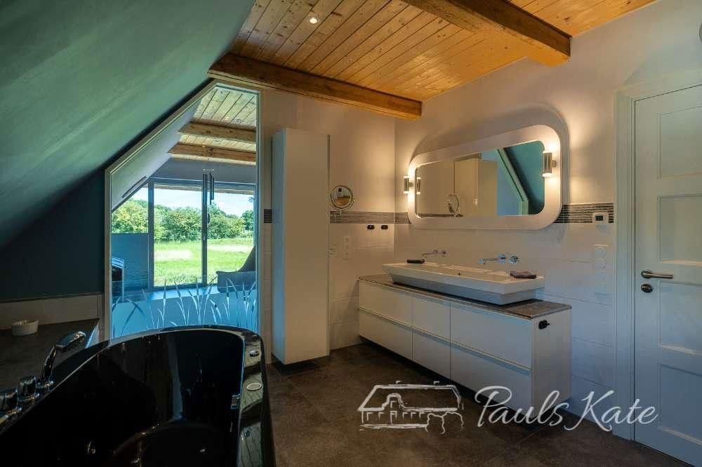 Predaj domu 196 m², pozemek 3.000 m², Dörpsstraat 30, Almdorf, Šlezvicko-Holštajnsko Predaj domu 196 m², pozemek 3.000 m², Dörpsstraat 30, Almdorf, Šlezvicko-Holštajnsko