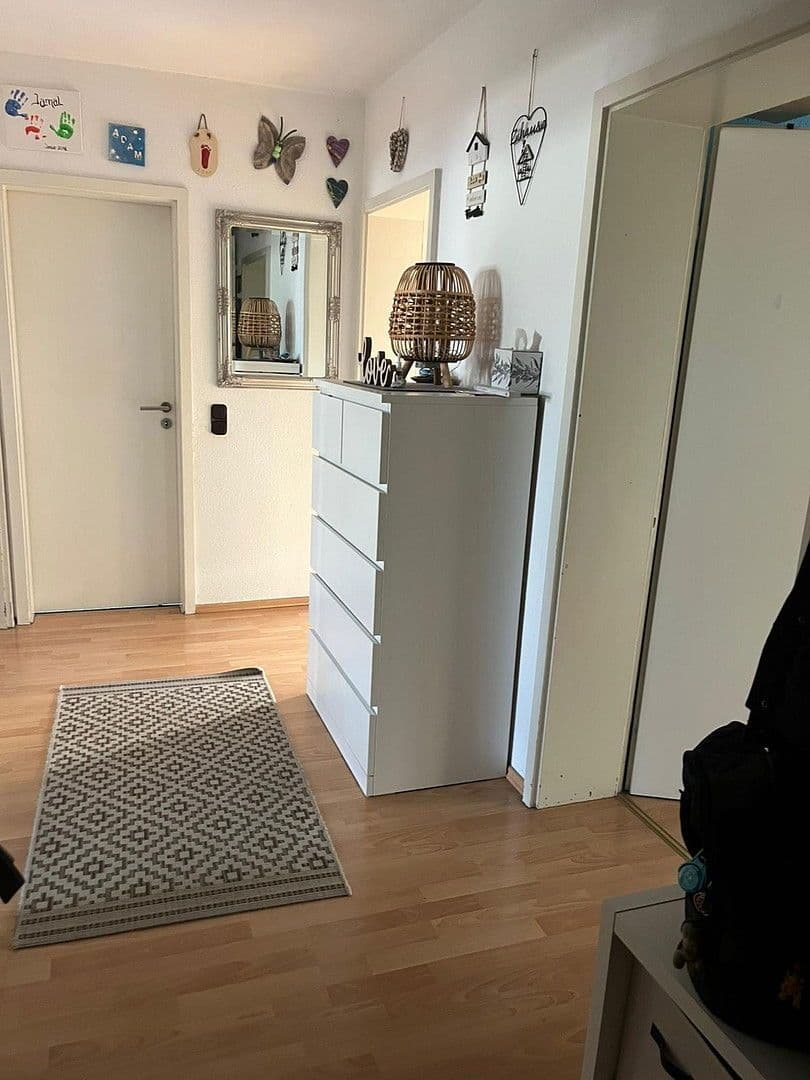 Prenájom bytu 3-izbový 76 m², Kölner Straße 23, Hürth, Severné Porýnie - Westfálsko Prenájom bytu 3-izbový 76 m², Kölner Straße 23, Hürth, Severné Porýnie - Westfálsko