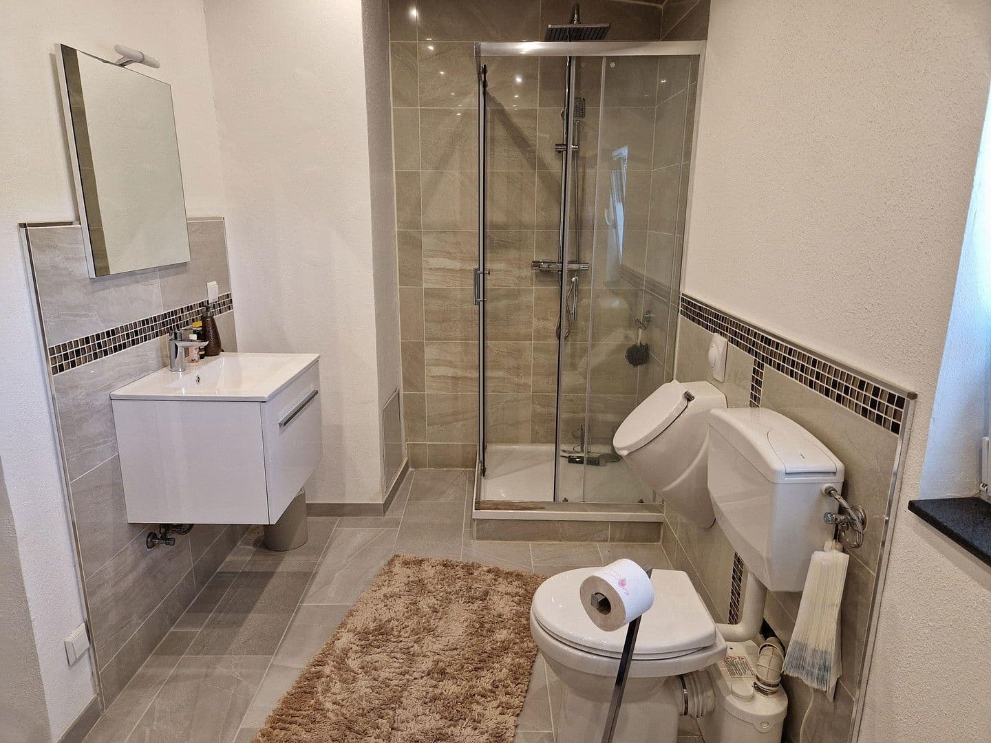 Predaj domu 155 m², pozemek 650 m², Große Rheinstraße 11, Philippsburg, Bádensko-Wurttembersko Predaj domu 155 m², pozemek 650 m², Große Rheinstraße 11, Philippsburg, Bádensko-Wurttembersko