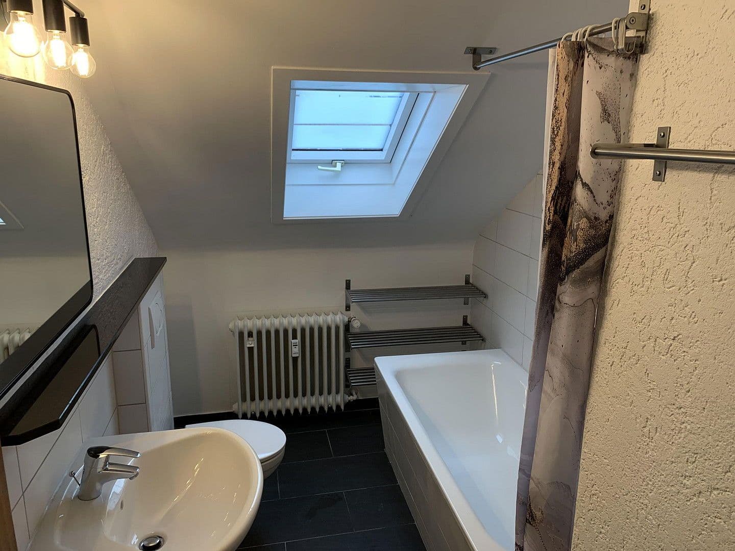 Prenájom bytu 3-izbový 64 m², Filderstadt, Bádensko-Wurttembersko Prenájom bytu 3-izbový 64 m², Filderstadt, Bádensko-Wurttembersko