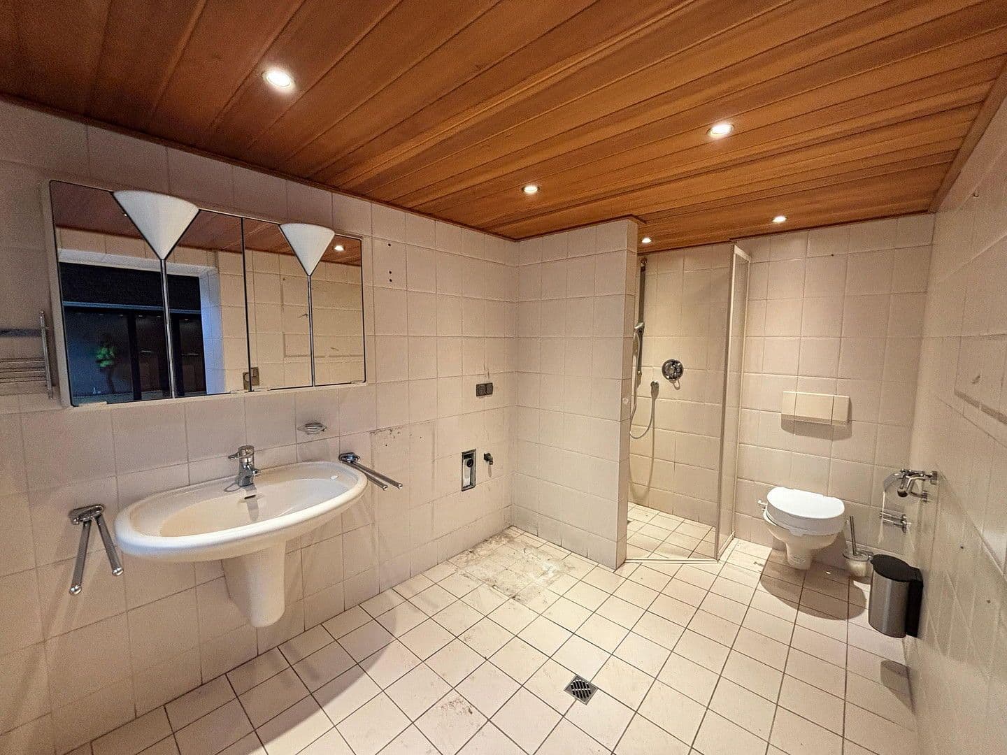 Predaj domu 273 m², pozemek 1.278 m², Oberhausen, Severné Porýnie - Westfálsko Predaj domu 273 m², pozemek 1.278 m², Oberhausen, Severné Porýnie - Westfálsko