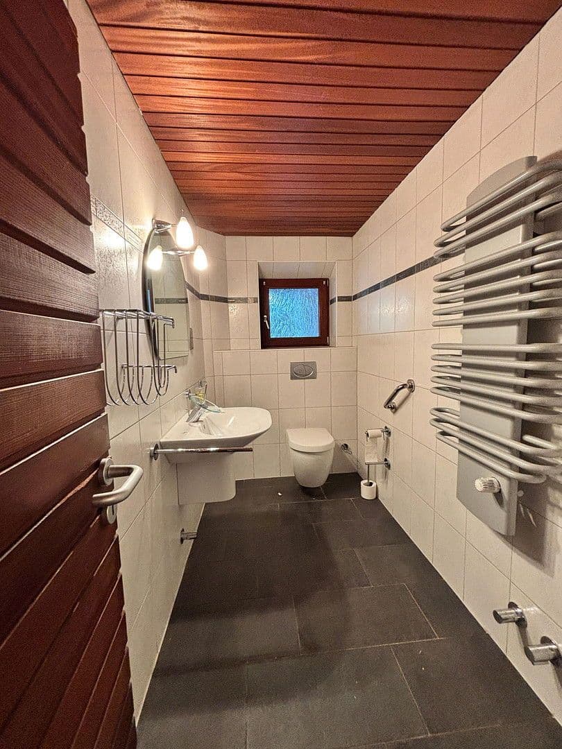 Predaj domu 273 m², pozemek 1.278 m², Oberhausen, Severné Porýnie - Westfálsko Predaj domu 273 m², pozemek 1.278 m², Oberhausen, Severné Porýnie - Westfálsko