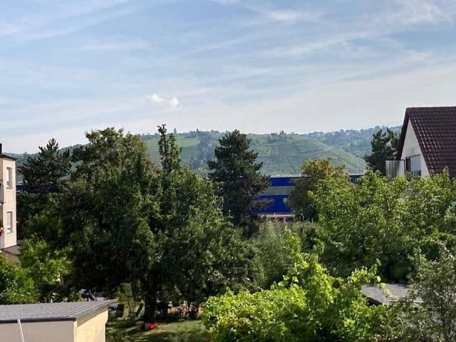 Prenájom bytu 3-izbový 75 m², Stuttgart, Bádensko-Wurttembersko Prenájom bytu 3-izbový 75 m², Stuttgart, Bádensko-Wurttembersko