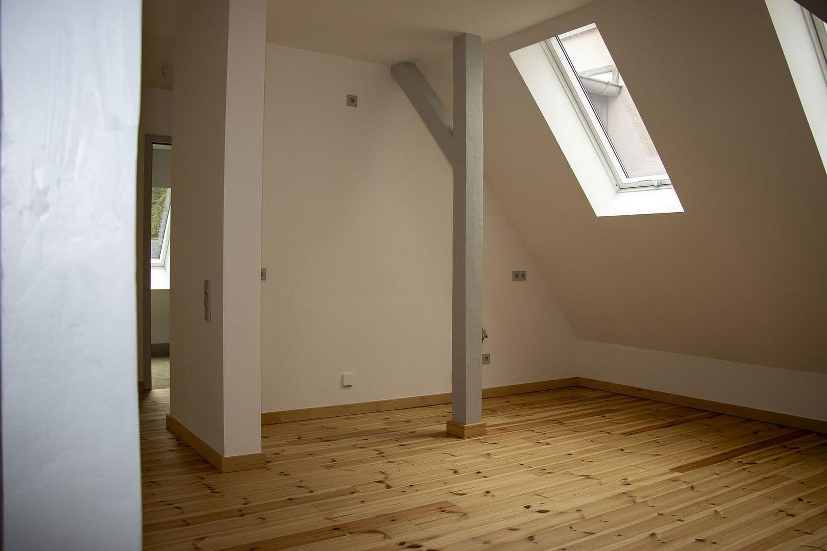 Prenájom bytu 3-izbový 87 m², Berliner Str. 27, Buckow, Brandenbursko Prenájom bytu 3-izbový 87 m², Berliner Str. 27, Buckow, Brandenbursko