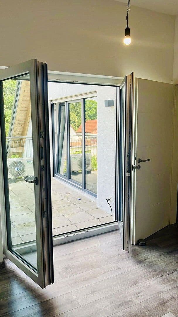 Prenájom bytu 3-izbový 110 m², Gwinnerstraße 35, Frankfurt am Main, Hesensko Prenájom bytu 3-izbový 110 m², Gwinnerstraße 35, Frankfurt am Main, Hesensko