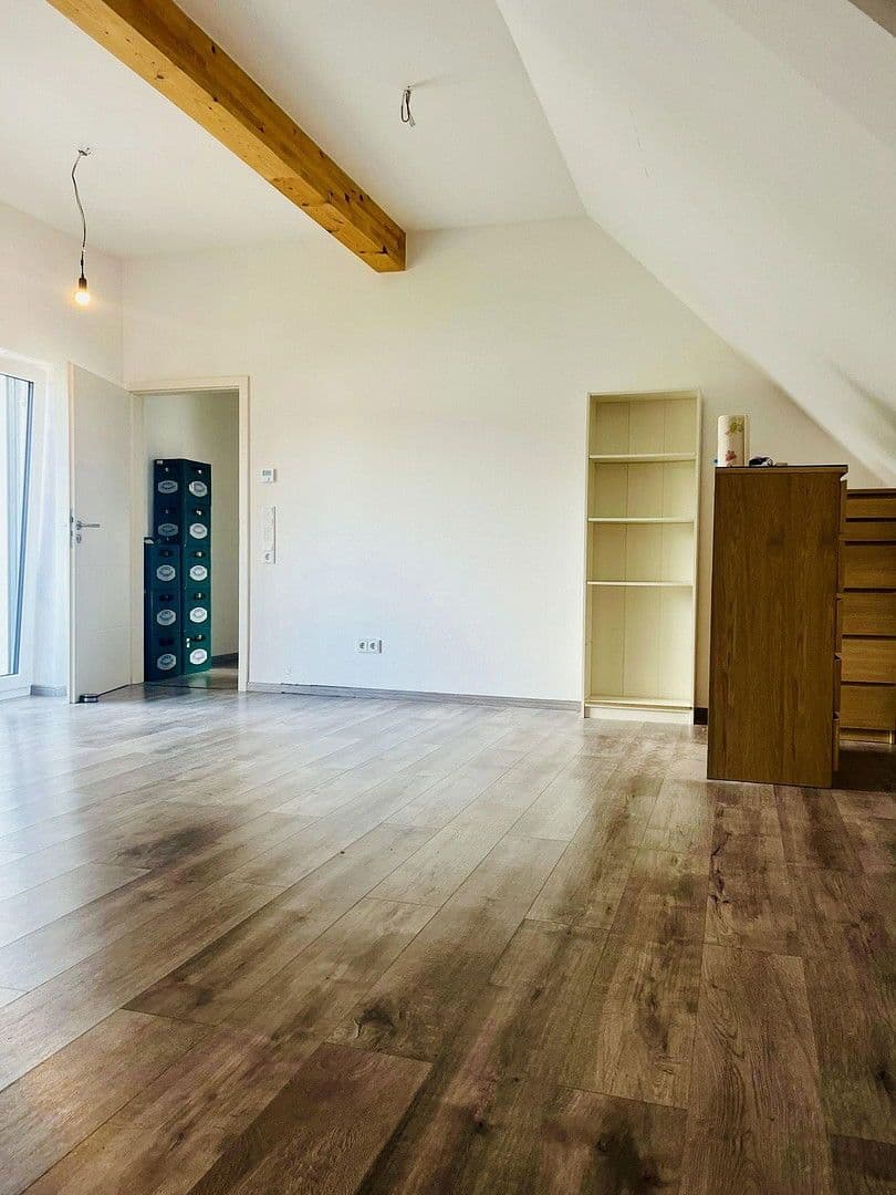 Prenájom bytu 3-izbový 110 m², Gwinnerstraße 35, Frankfurt am Main, Hesensko Prenájom bytu 3-izbový 110 m², Gwinnerstraße 35, Frankfurt am Main, Hesensko