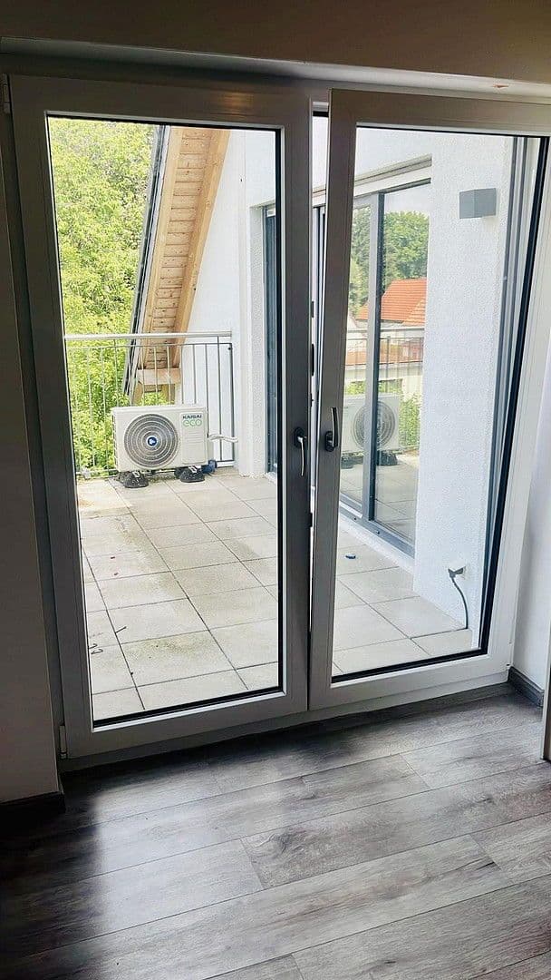 Prenájom bytu 3-izbový 110 m², Gwinnerstraße 35, Frankfurt am Main, Hesensko Prenájom bytu 3-izbový 110 m², Gwinnerstraße 35, Frankfurt am Main, Hesensko