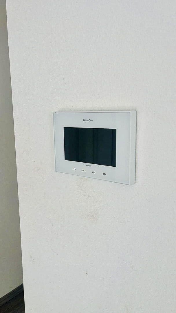 Prenájom bytu 3-izbový 110 m², Gwinnerstraße 35, Frankfurt am Main, Hesensko Prenájom bytu 3-izbový 110 m², Gwinnerstraße 35, Frankfurt am Main, Hesensko