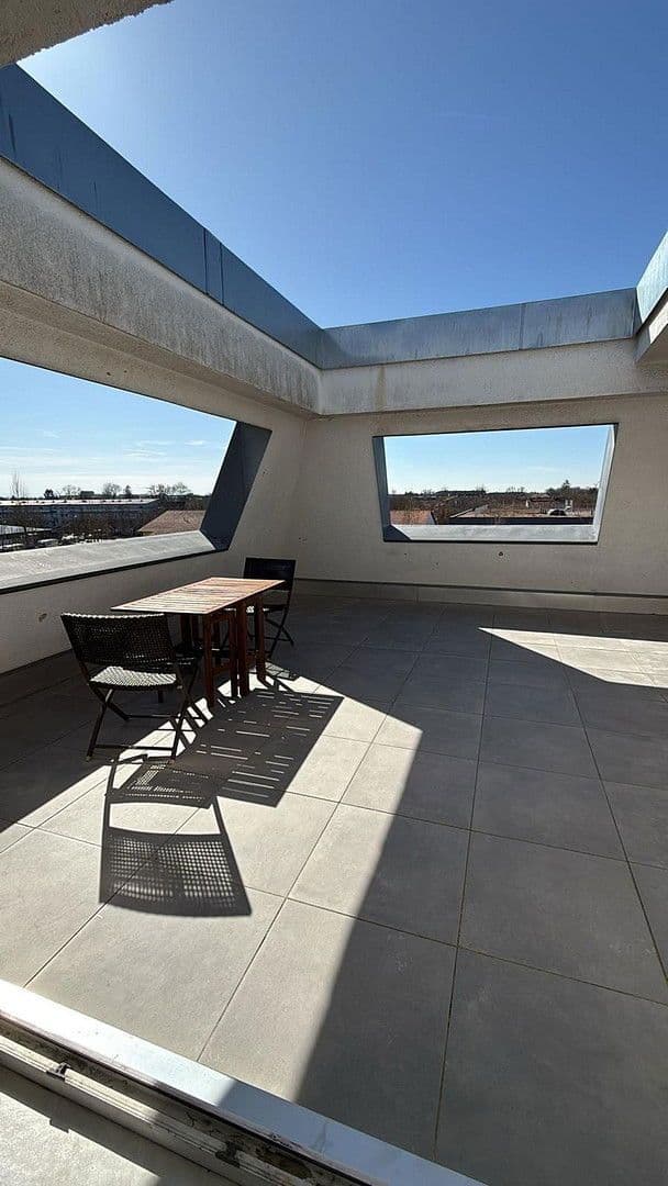 Prenájom bytu 4-izbový 168 m², Max-Planck-Straße 17, Unterschleißheim, Bavorsko Prenájom bytu 4-izbový 168 m², Max-Planck-Straße 17, Unterschleißheim, Bavorsko