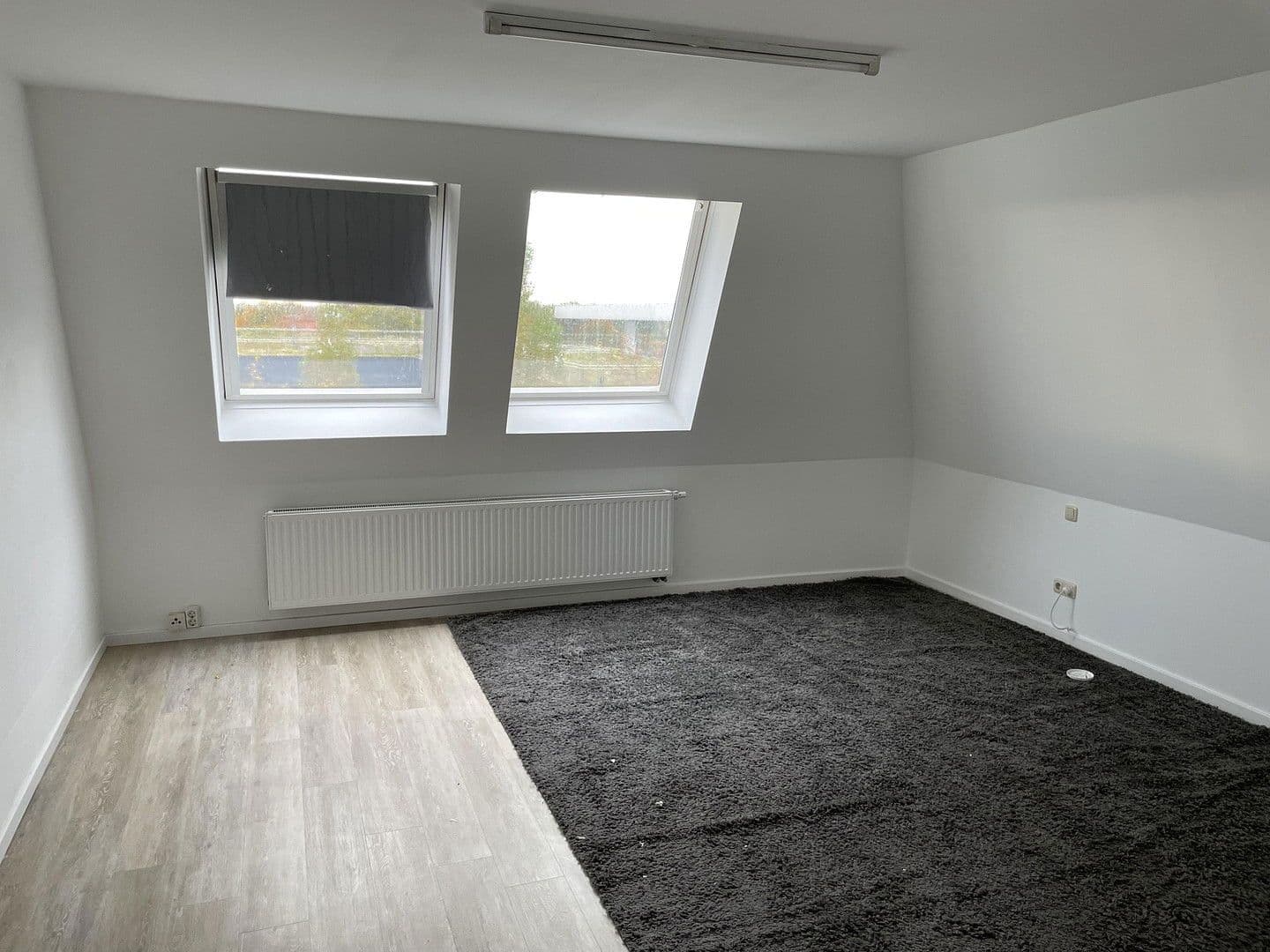 Prenájom bytu 4-izbový 168 m², Max-Planck-Straße 17, Unterschleißheim, Bavorsko Prenájom bytu 4-izbový 168 m², Max-Planck-Straße 17, Unterschleißheim, Bavorsko