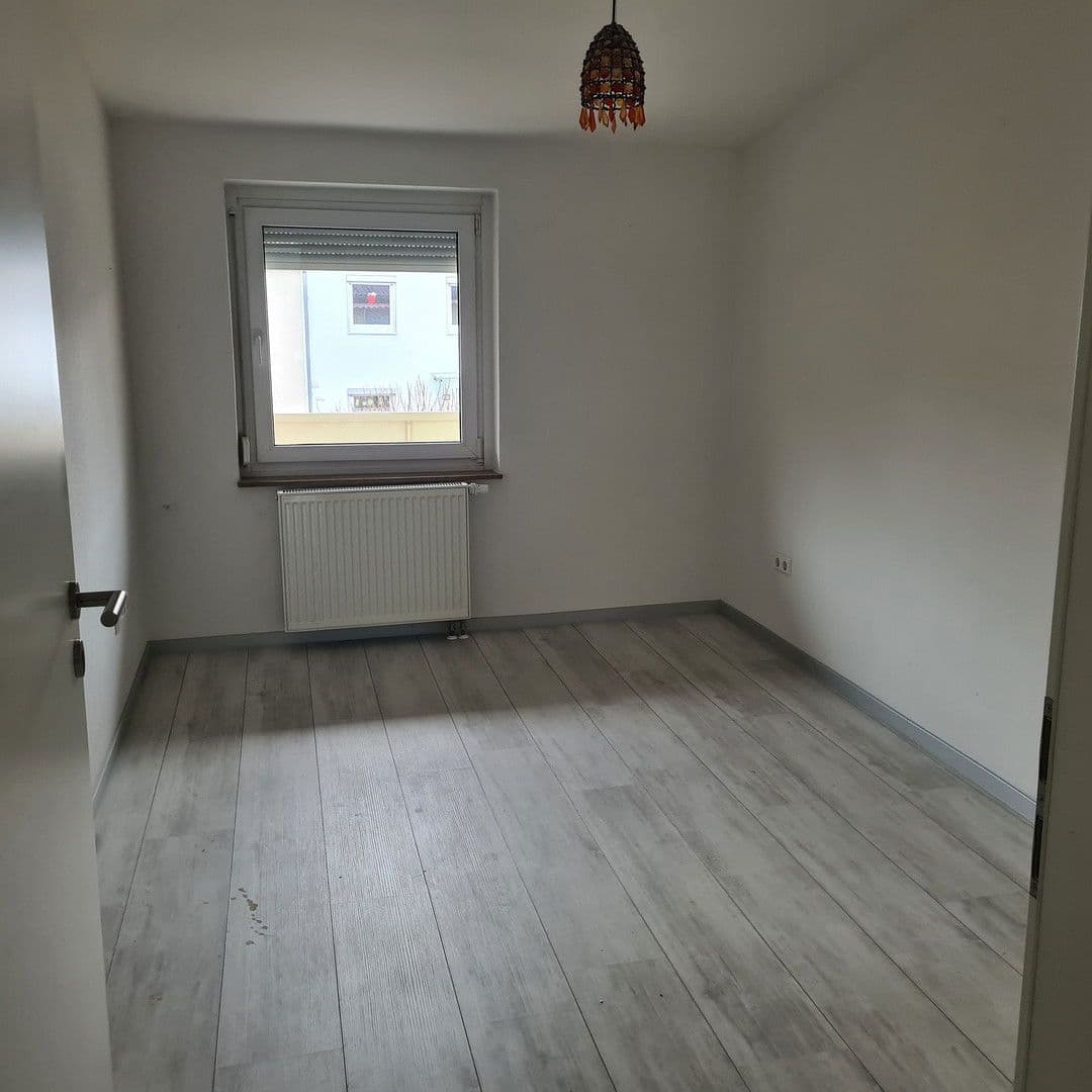 Predaj domu 90 m², pozemek 197 m², Hauffstraße 48/1, Pfullingen, Bádensko-Wurttembersko Predaj domu 90 m², pozemek 197 m², Hauffstraße 48/1, Pfullingen, Bádensko-Wurttembersko