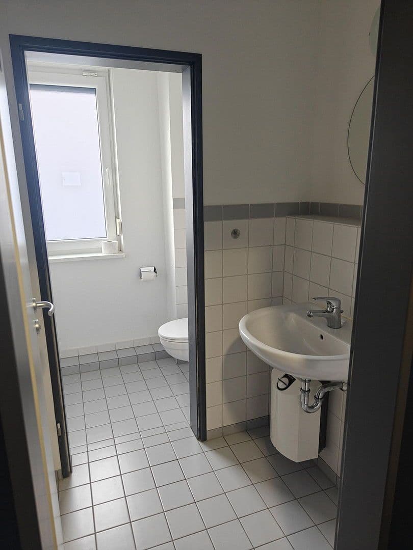 Prenájom kancelárie 160 m², Marc-Chagall-Str. 49, Mainz, Porýnie-Falcko Prenájom kancelárie 160 m², Marc-Chagall-Str. 49, Mainz, Porýnie-Falcko