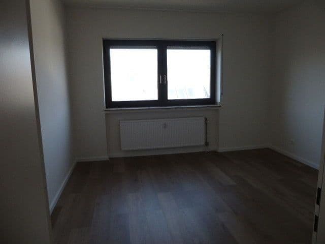 Prenájom bytu 4-izbový 100 m², Blumenstr. 28, Mönchengladbach, Severné Porýnie - Westfálsko Prenájom bytu 4-izbový 100 m², Blumenstr. 28, Mönchengladbach, Severné Porýnie - Westfálsko