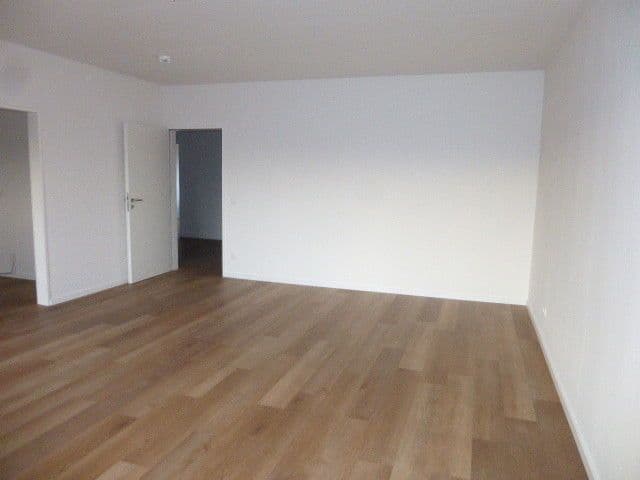 Prenájom bytu 4-izbový 100 m², Blumenstr. 28, Mönchengladbach, Severné Porýnie - Westfálsko Prenájom bytu 4-izbový 100 m², Blumenstr. 28, Mönchengladbach, Severné Porýnie - Westfálsko