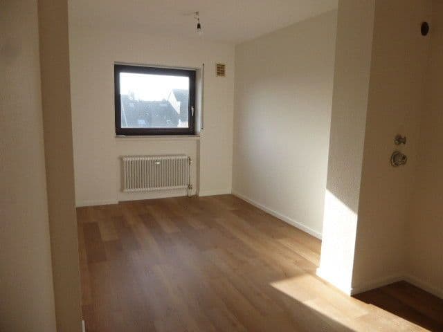 Prenájom bytu 4-izbový 100 m², Blumenstr. 28, Mönchengladbach, Severné Porýnie - Westfálsko Prenájom bytu 4-izbový 100 m², Blumenstr. 28, Mönchengladbach, Severné Porýnie - Westfálsko