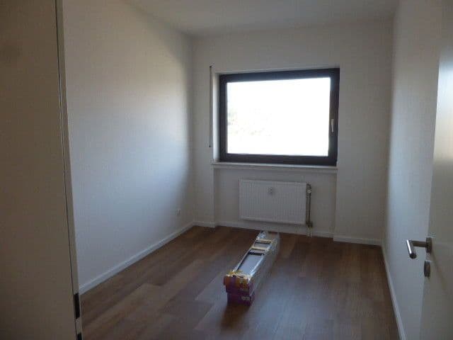 Prenájom bytu 4-izbový 100 m², Blumenstr. 28, Mönchengladbach, Severné Porýnie - Westfálsko Prenájom bytu 4-izbový 100 m², Blumenstr. 28, Mönchengladbach, Severné Porýnie - Westfálsko