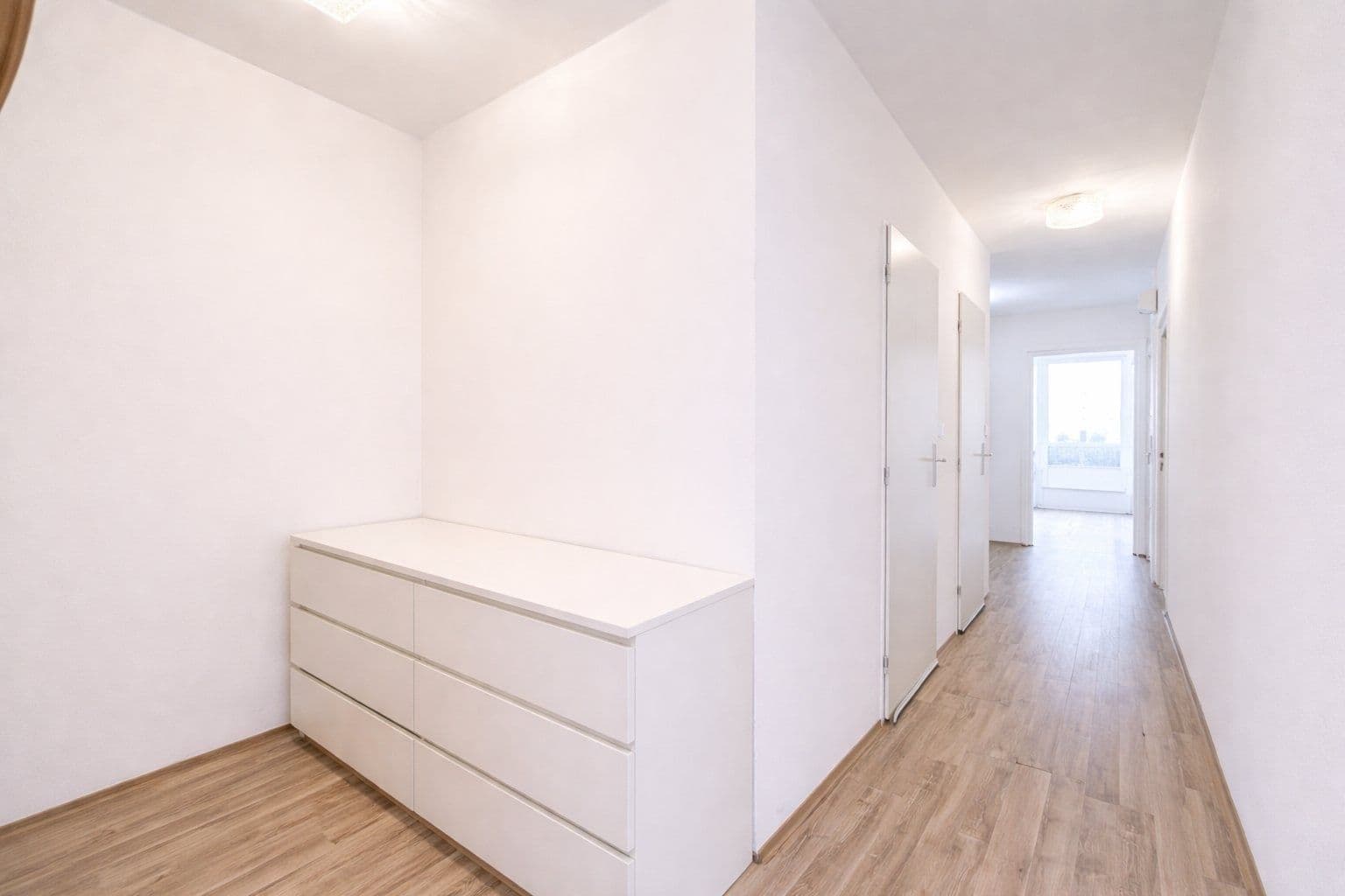 Prenájom bytu 3-izbový 87 m², Točitá, Praha, Praha Prenájom bytu 3-izbový 87 m², Točitá, Praha, Praha