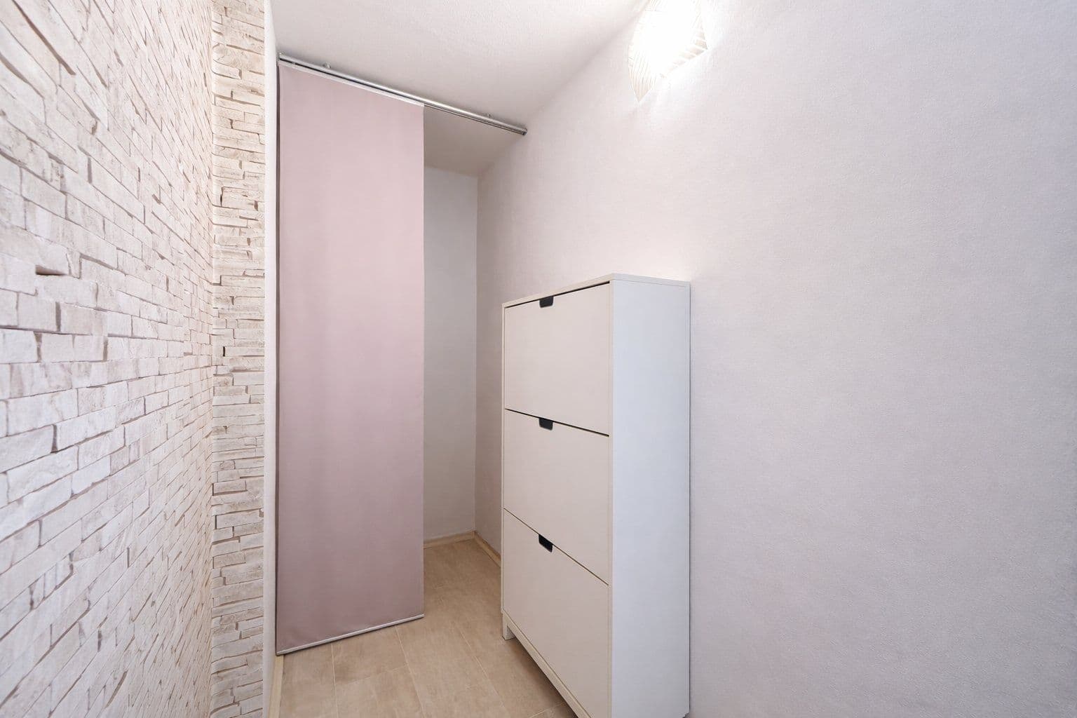 Prenájom bytu 3-izbový 87 m², Točitá, Praha, Praha Prenájom bytu 3-izbový 87 m², Točitá, Praha, Praha