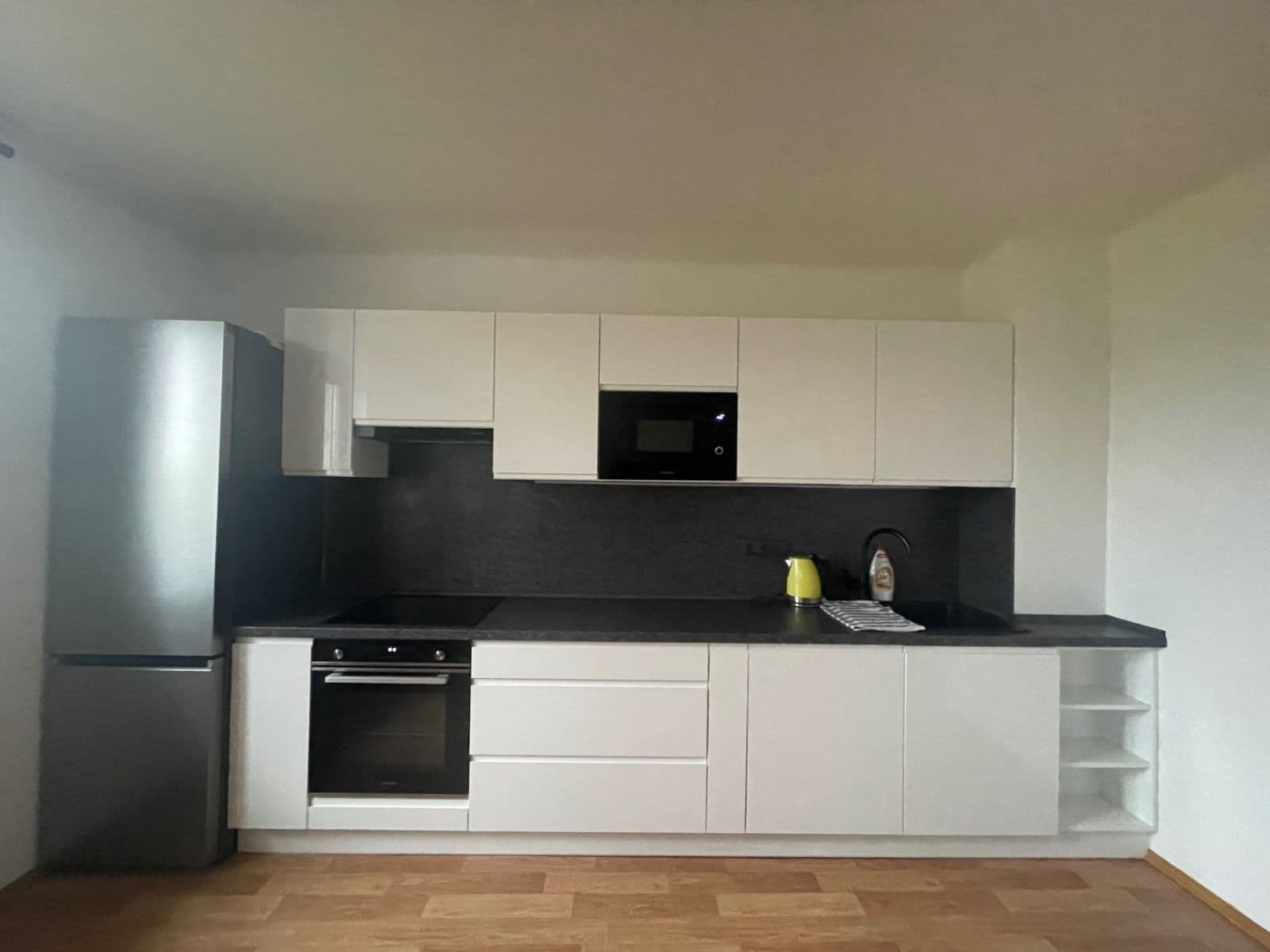 Prenájom bytu 5-izbový 120 m², Neveklov, Středočeský kraj Prenájom bytu 5-izbový 120 m², Neveklov, Středočeský kraj