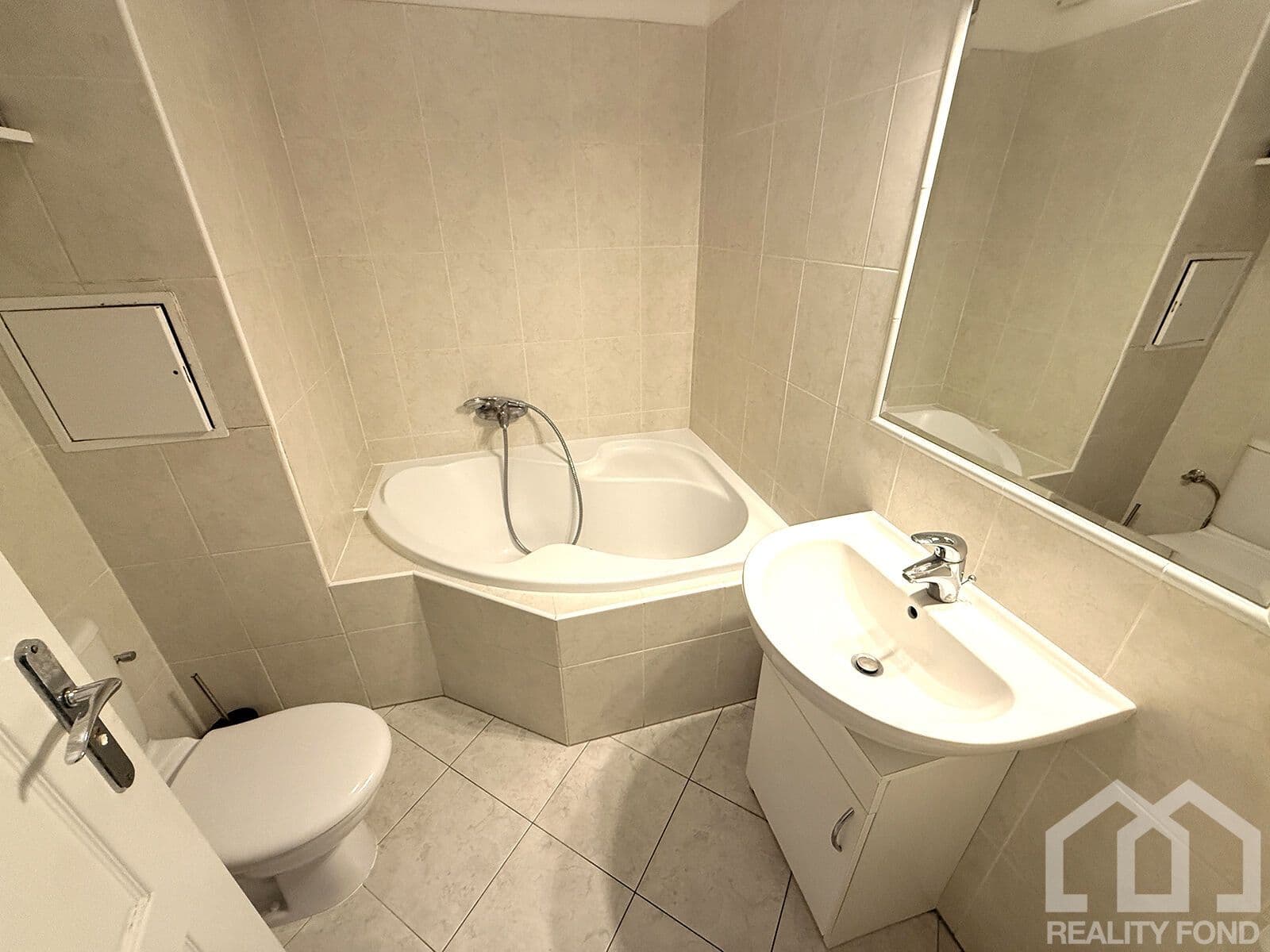 Prenájom bytu 2-izbový 43 m², Přípotoční, Praha, Praha Prenájom bytu 2-izbový 43 m², Přípotoční, Praha, Praha