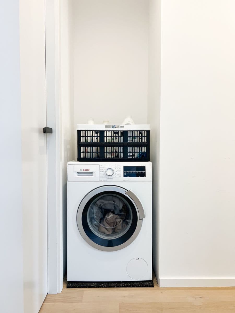 Prenájom bytu 3-izbový 55 m², Angolská, Praha, Praha Prenájom bytu 3-izbový 55 m², Angolská, Praha, Praha