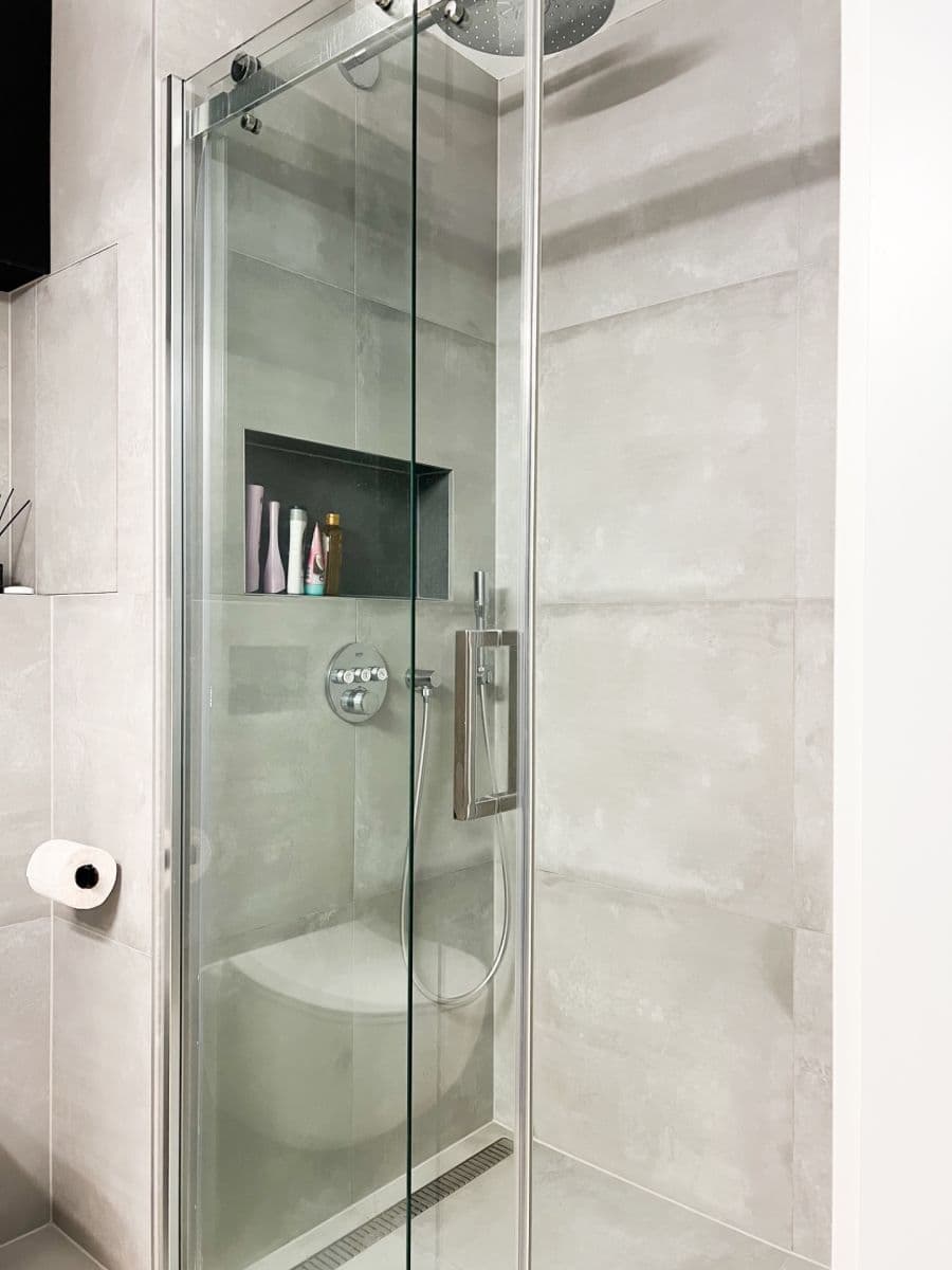 Prenájom bytu 3-izbový 55 m², Angolská, Praha, Praha Prenájom bytu 3-izbový 55 m², Angolská, Praha, Praha