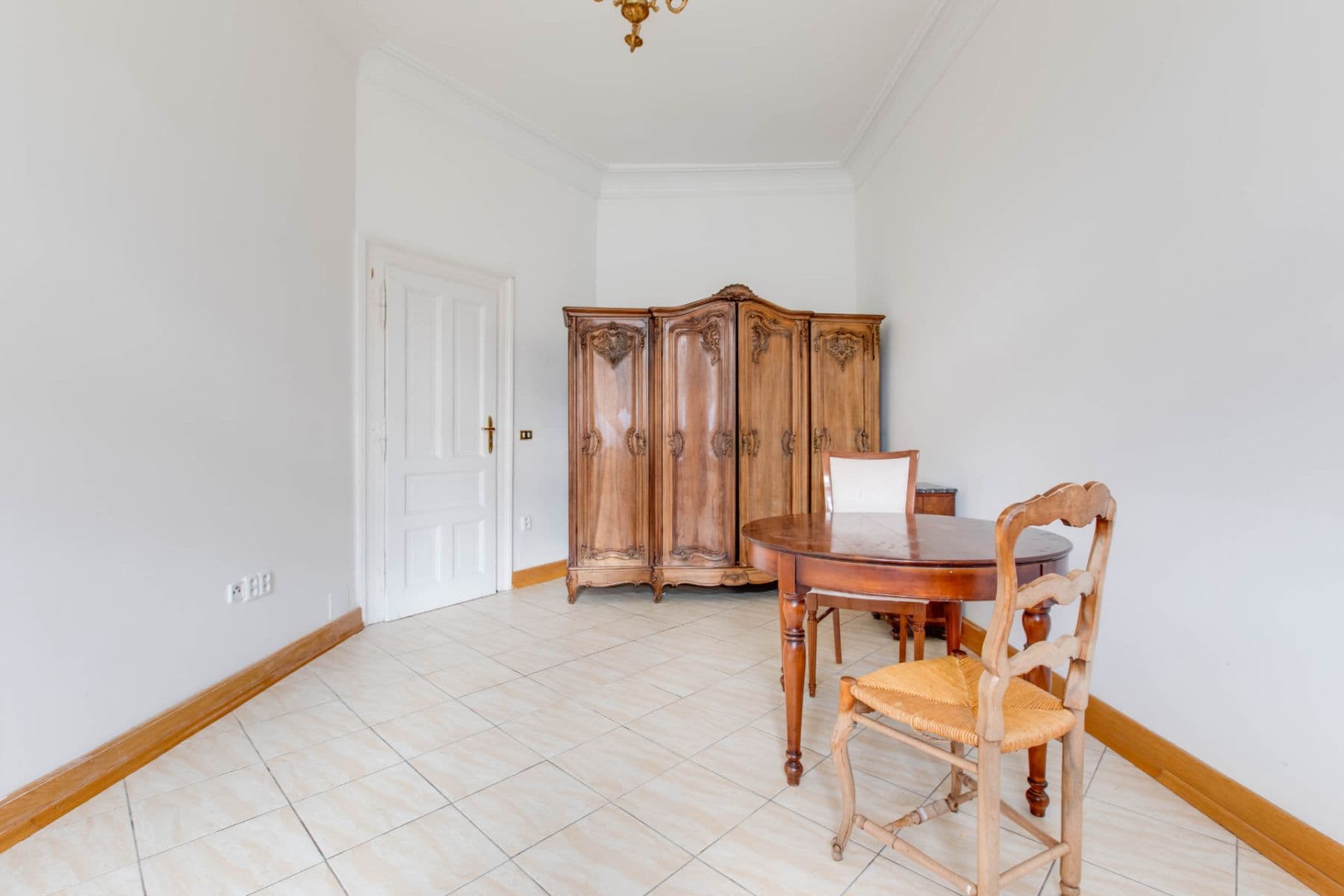 Prenájom bytu 3-izbový 83 m², Ruská, Praha, Praha Prenájom bytu 3-izbový 83 m², Ruská, Praha, Praha