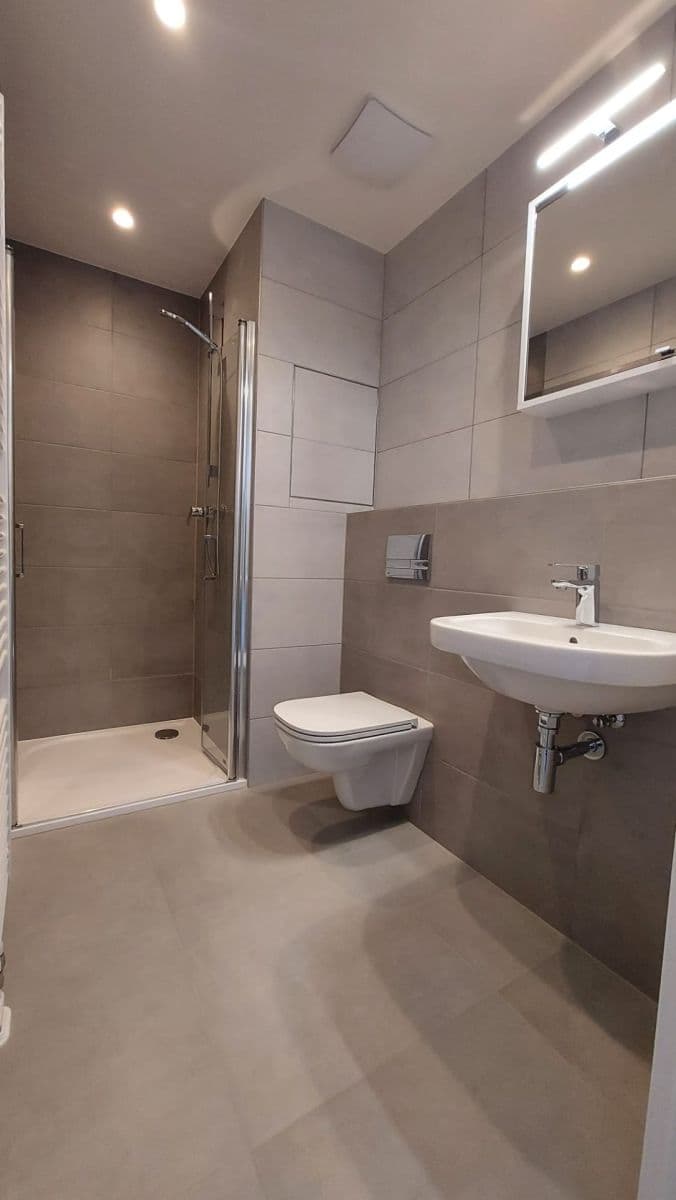 Prenájom bytu 2-izbový 36 m², Karla Čapka, Unhošť, Středočeský kraj Prenájom bytu 2-izbový 36 m², Karla Čapka, Unhošť, Středočeský kraj