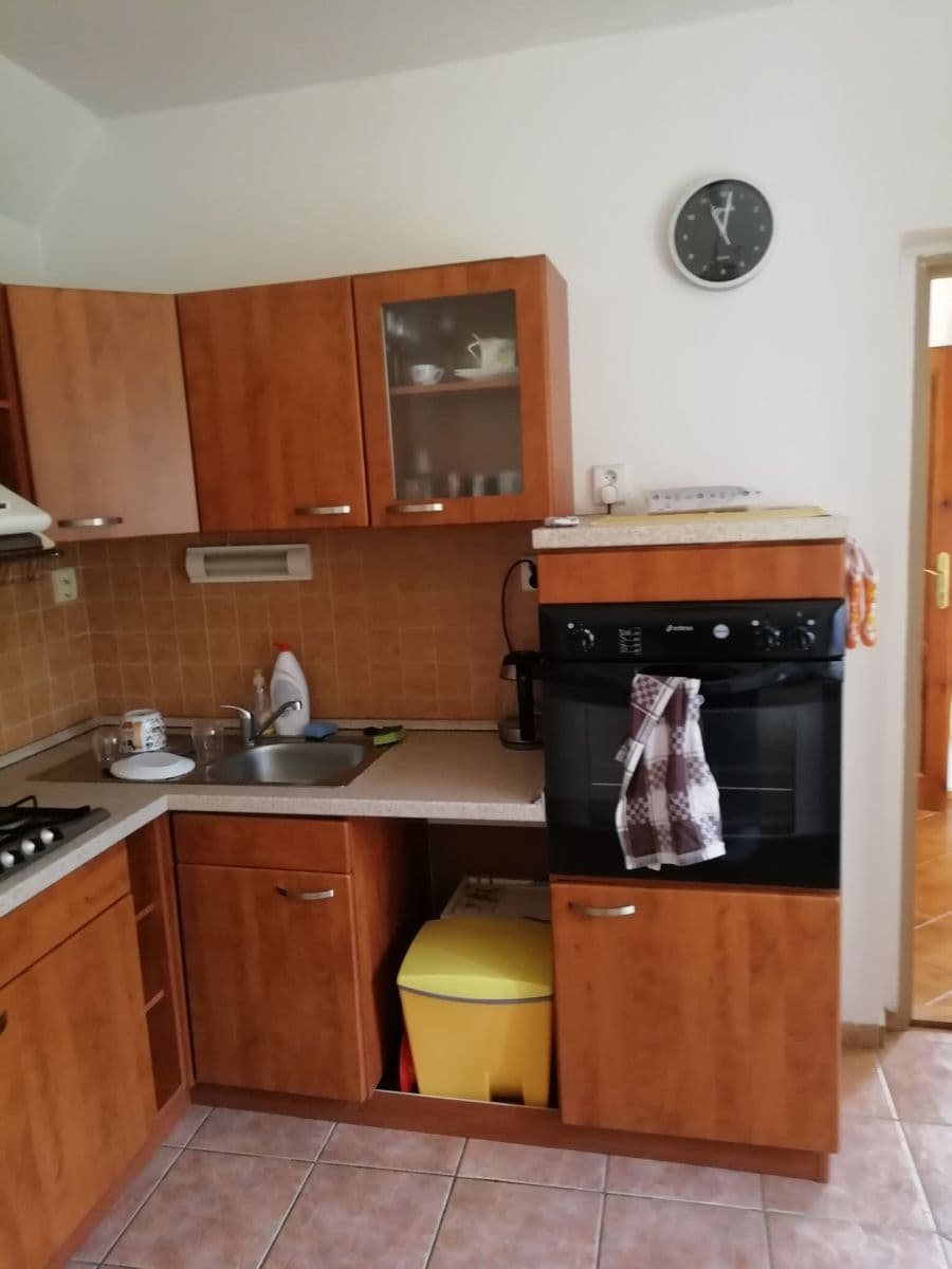 Prenájom bytu 1-izbový 45 m², Šatrova, Praha, Praha Prenájom bytu 1-izbový 45 m², Šatrova, Praha, Praha