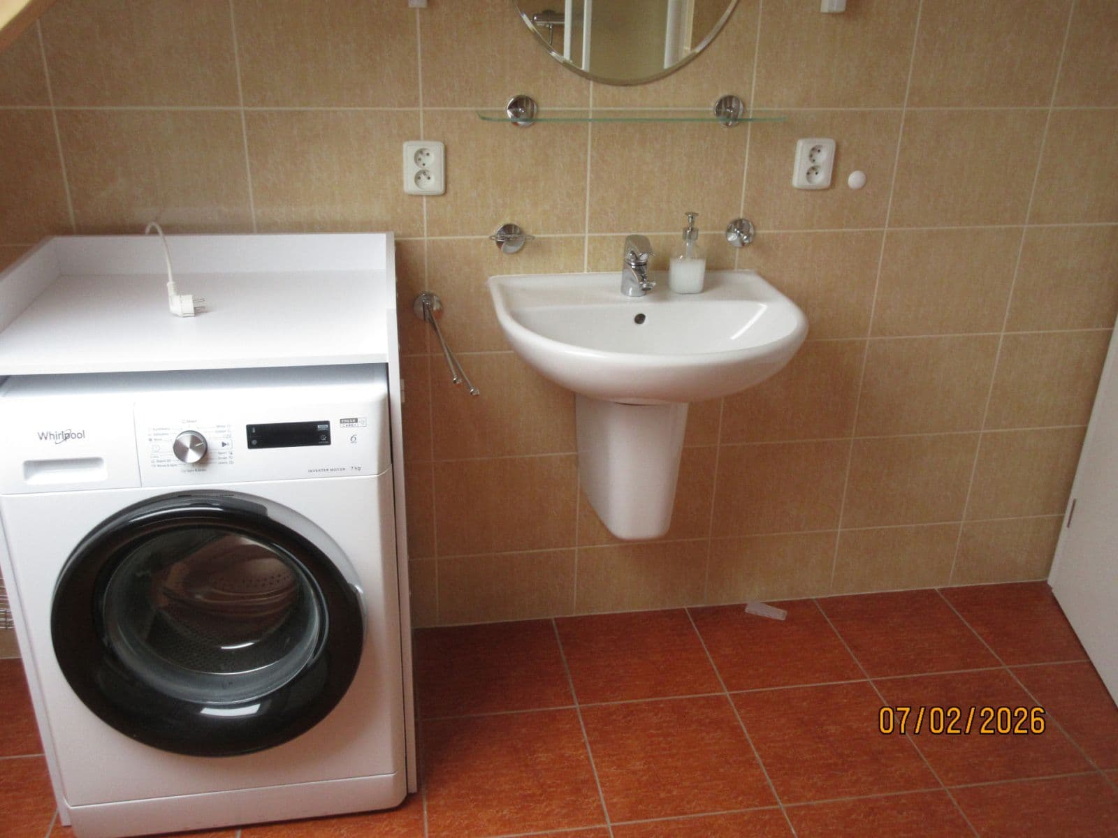 Prenájom bytu 1-izbový 62 m², Pod Děvínem, Praha, Praha Prenájom bytu 1-izbový 62 m², Pod Děvínem, Praha, Praha