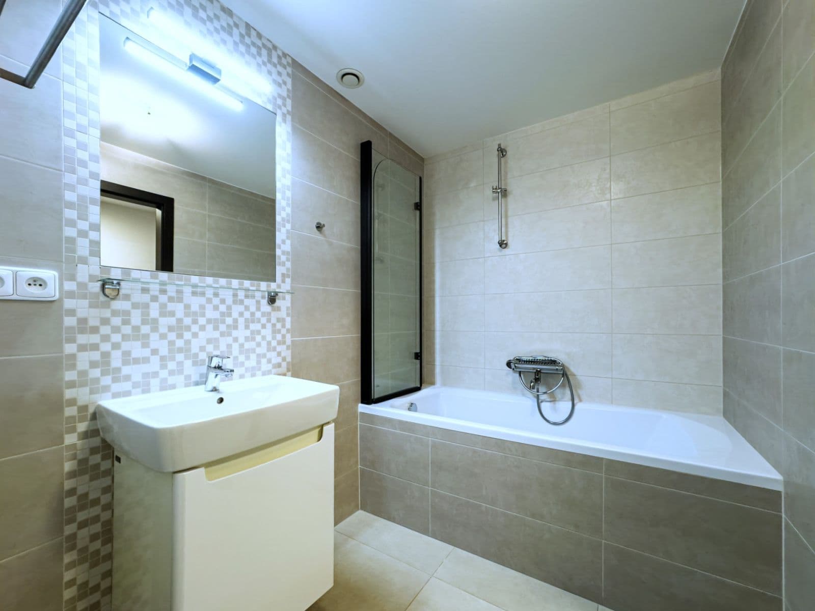 Prenájom bytu 3-izbový 86 m², Jezdecká, Dobřany, Plzeňský kraj Prenájom bytu 3-izbový 86 m², Jezdecká, Dobřany, Plzeňský kraj