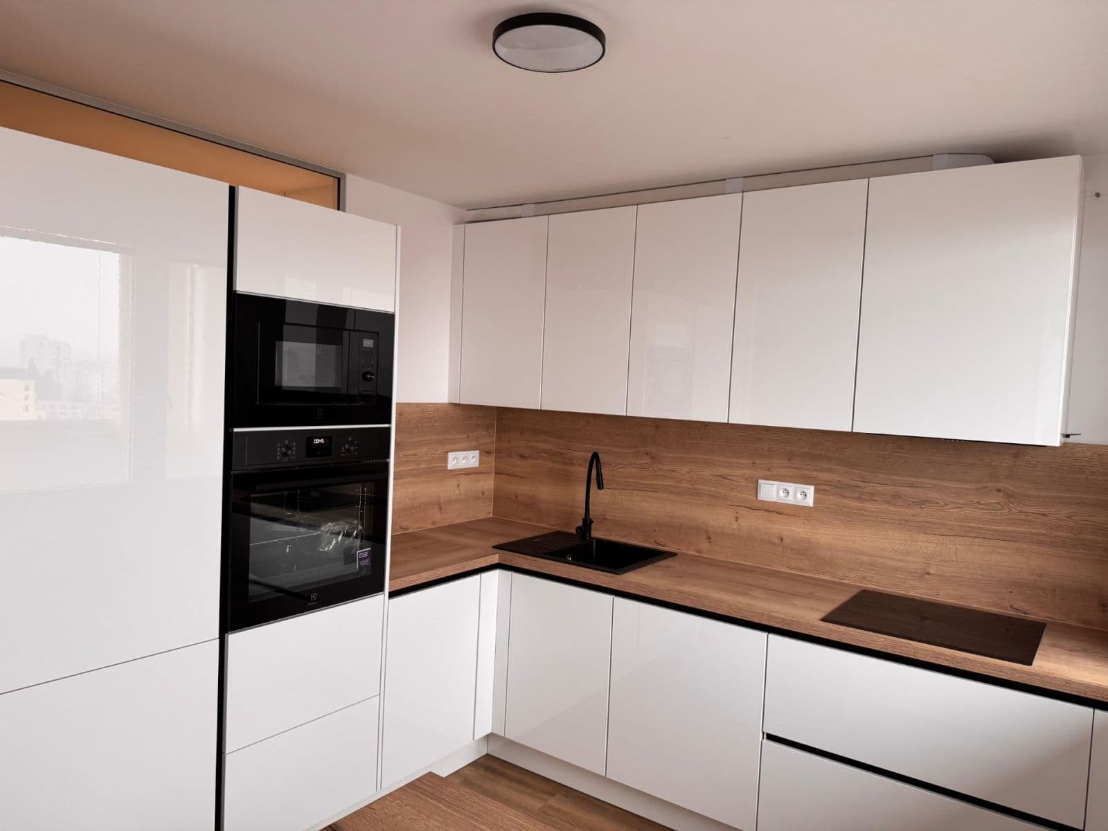 Prenájom bytu 3-izbový 68 m², Horáčkova, Praha, Praha Prenájom bytu 3-izbový 68 m², Horáčkova, Praha, Praha