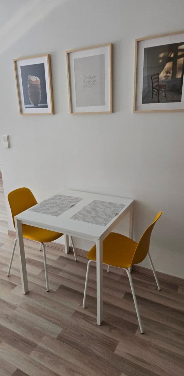 Prenájom bytu 2-izbový 43 m², Honzíkova, Praha, Praha Prenájom bytu 2-izbový 43 m², Honzíkova, Praha, Praha