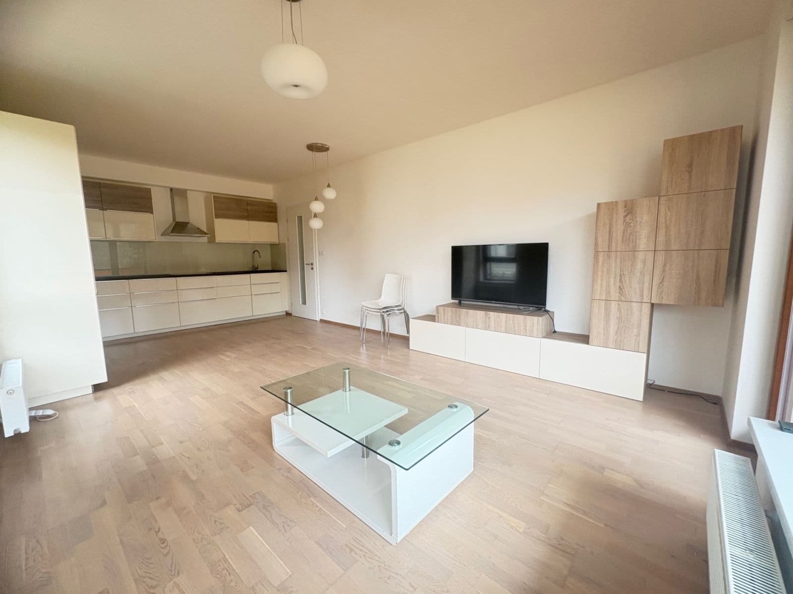 Prenájom bytu 3-izbový 79 m², Plzeňská, Praha, Praha Prenájom bytu 3-izbový 79 m², Plzeňská, Praha, Praha