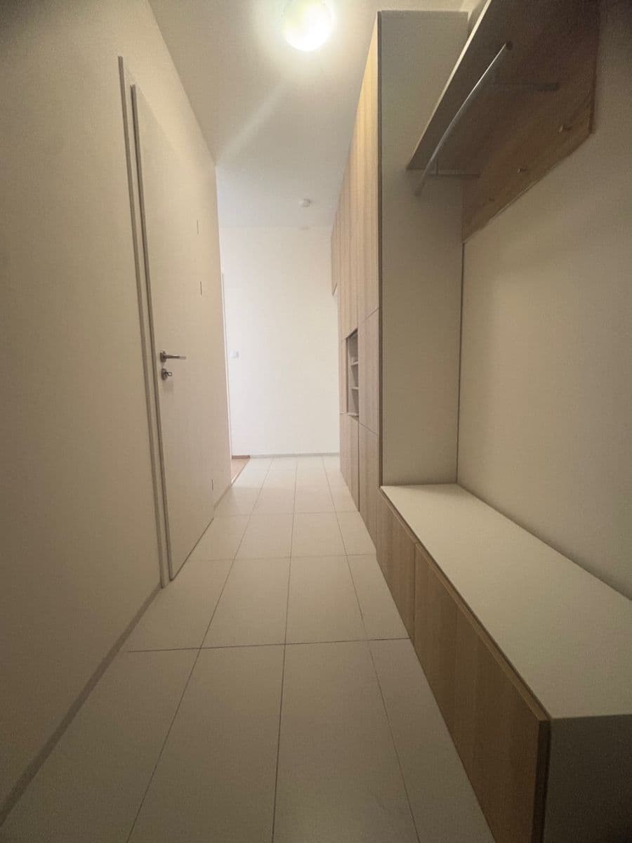 Prenájom bytu 3-izbový 79 m², Plzeňská, Praha, Praha Prenájom bytu 3-izbový 79 m², Plzeňská, Praha, Praha