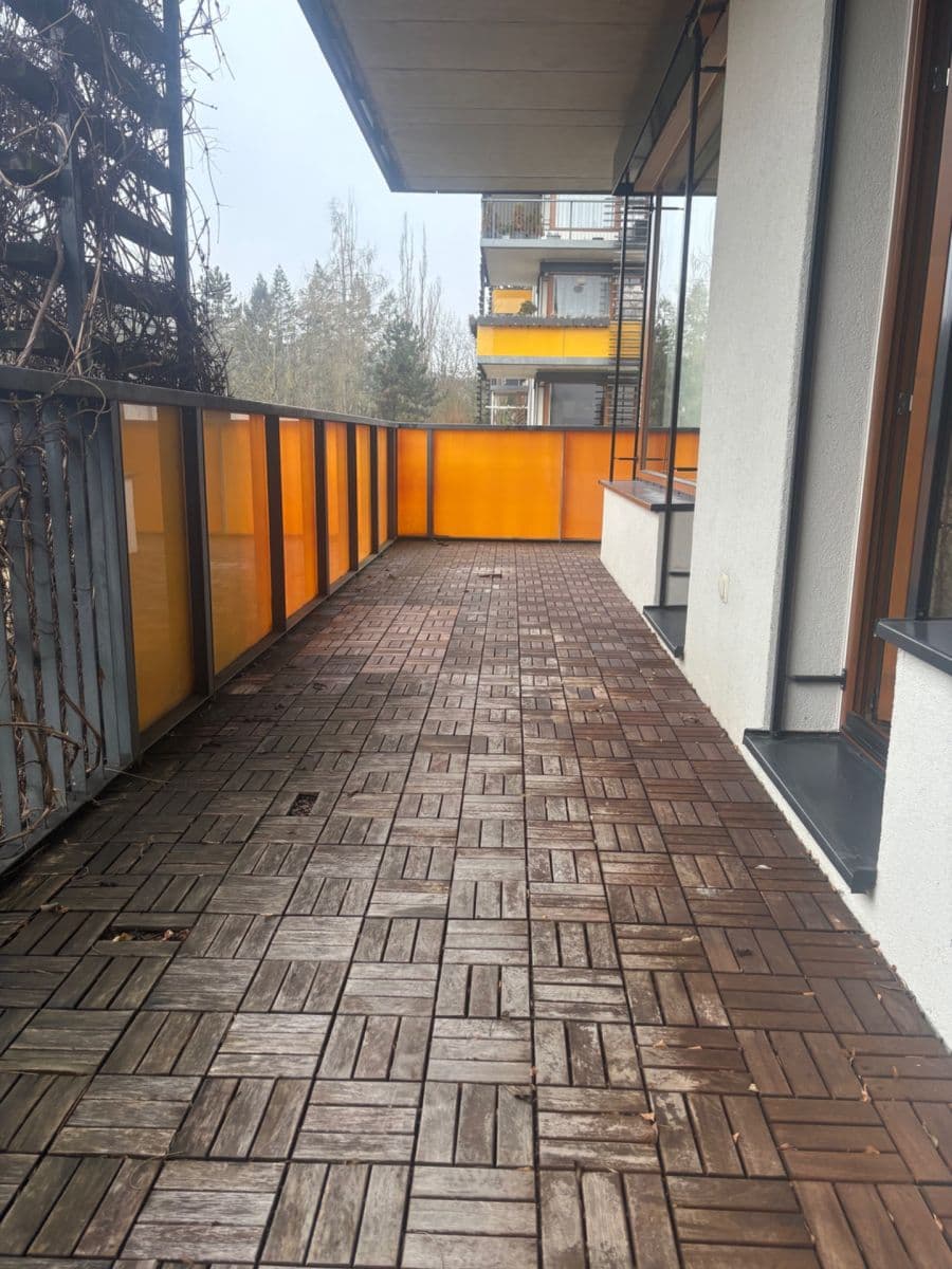 Prenájom bytu 3-izbový 79 m², Plzeňská, Praha, Praha Prenájom bytu 3-izbový 79 m², Plzeňská, Praha, Praha