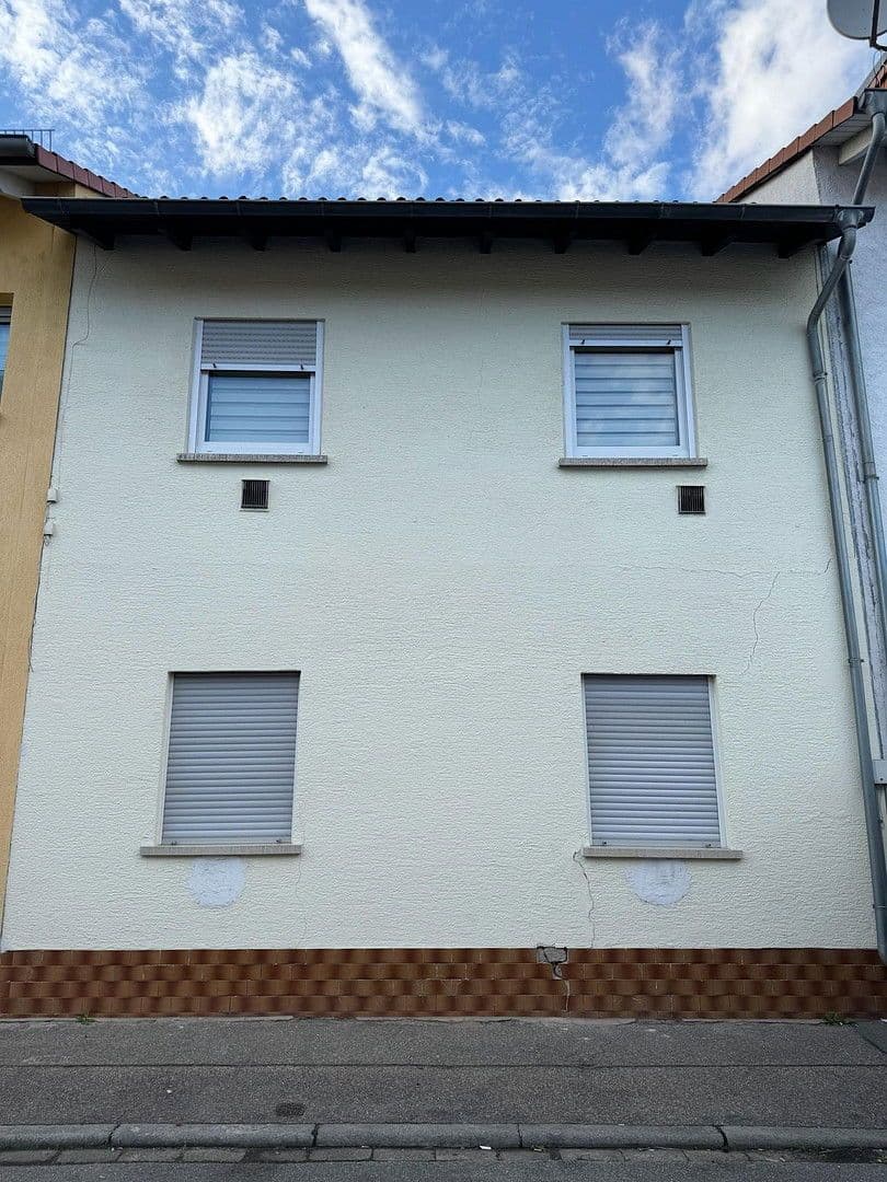 Predaj domu 100 m², pozemek 119 m², Hockenheim, Bádensko-Wurttembersko Predaj domu 100 m², pozemek 119 m², Hockenheim, Bádensko-Wurttembersko