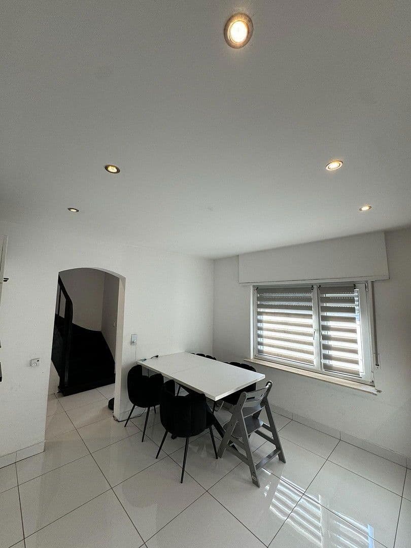 Predaj domu 100 m², pozemek 119 m², Hockenheim, Bádensko-Wurttembersko Predaj domu 100 m², pozemek 119 m², Hockenheim, Bádensko-Wurttembersko