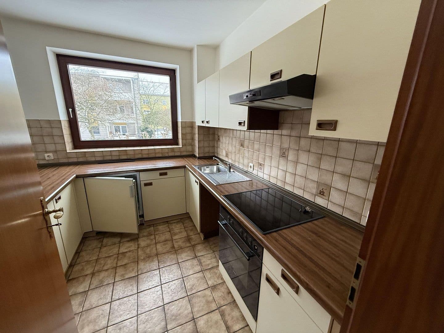 Prenájom bytu 3-izbový 80 m², Petersdorfstraße, Hamburg, Hamburg Prenájom bytu 3-izbový 80 m², Petersdorfstraße, Hamburg, Hamburg