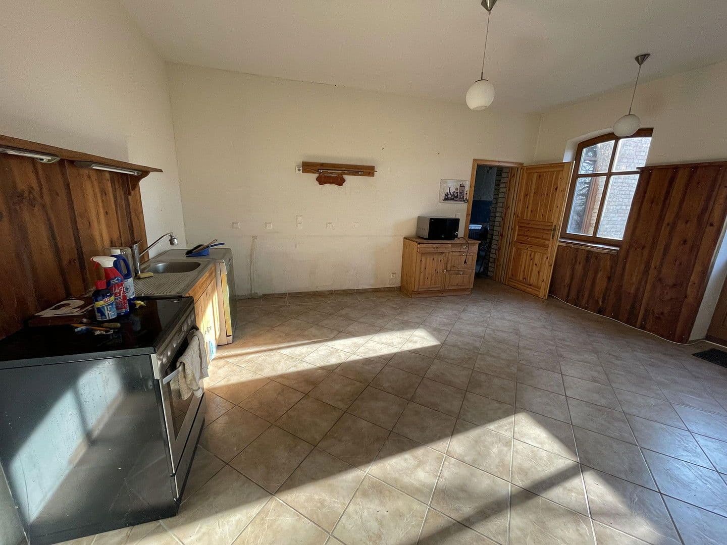 Predaj domu 700 m², pozemek 15.200 m², Dorfstraße 2, Damshagen, Meklenbursko-Predpomoransko Predaj domu 700 m², pozemek 15.200 m², Dorfstraße 2, Damshagen, Meklenbursko-Predpomoransko