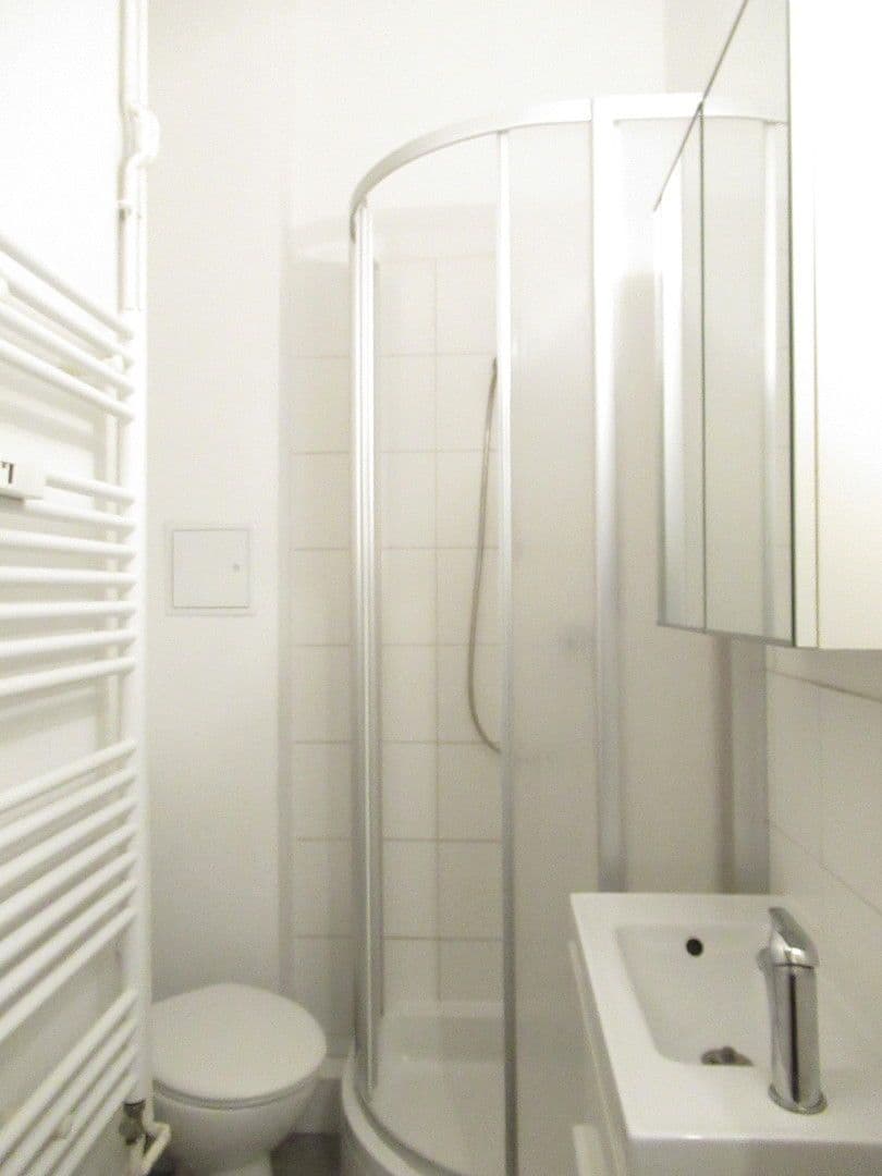 Prenájom bytu 1-izbový 34 m², Berlin, Berlín Prenájom bytu 1-izbový 34 m², Berlin, Berlín