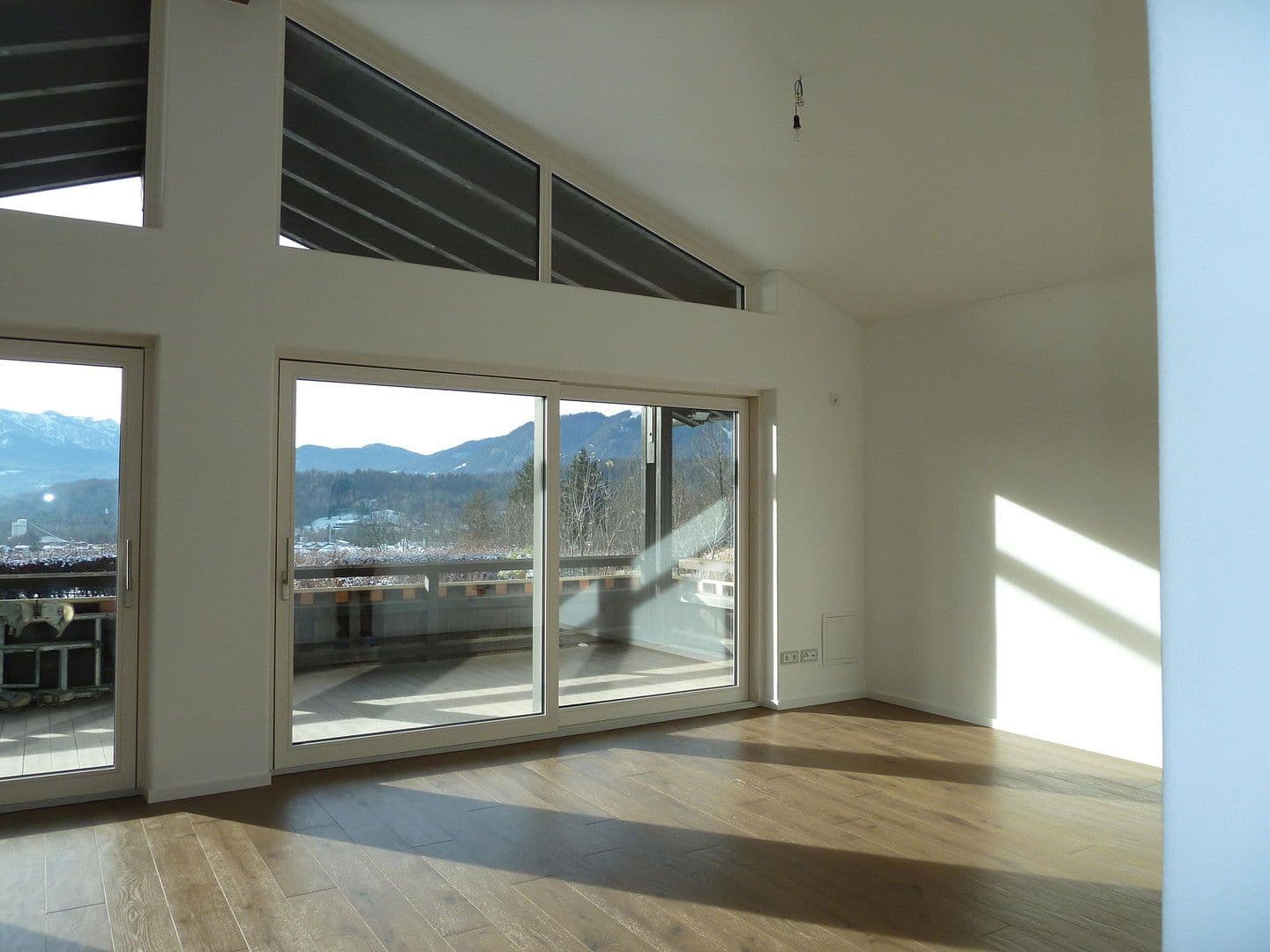 Prenájom bytu 4-izbový 151 m², Gaißacher Straße 82, 83646 Bad Tölz, Bavorsko Prenájom bytu 4-izbový 151 m², Gaißacher Straße 82, 83646 Bad Tölz, Bavorsko