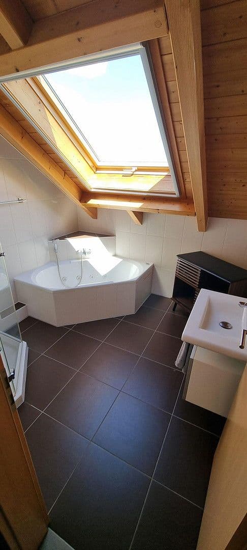 Predaj bytu 5-izbový 126 m², Obertraubling, Bavorsko Predaj bytu 5-izbový 126 m², Obertraubling, Bavorsko