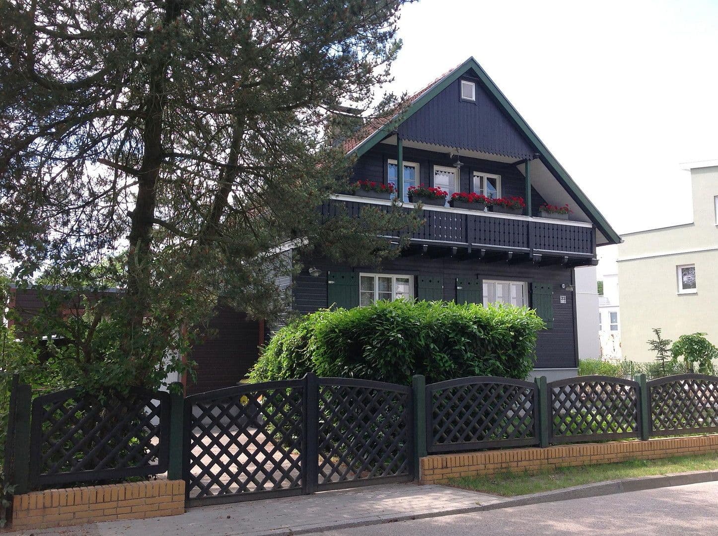 Prenájom domu 144 m², pozemek 450 m², Berlin, Berlín Prenájom domu 144 m², pozemek 450 m², Berlin, Berlín