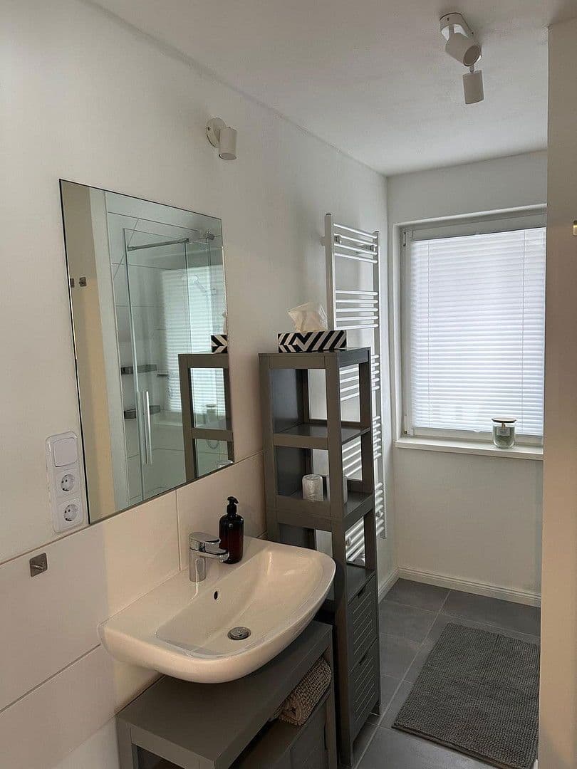 Prenájom bytu 4-izbový 120 m², Ahrensburg, Šlezvicko-Holštajnsko Prenájom bytu 4-izbový 120 m², Ahrensburg, Šlezvicko-Holštajnsko