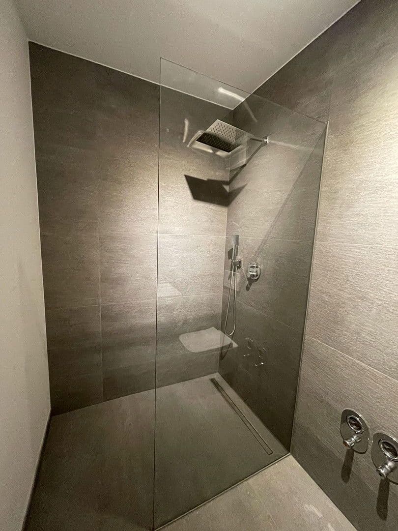 Prenájom bytu 2-izbový 75 m², Kirschblütenweg 11, Düsseldorf, Severné Porýnie - Westfálsko Prenájom bytu 2-izbový 75 m², Kirschblütenweg 11, Düsseldorf, Severné Porýnie - Westfálsko