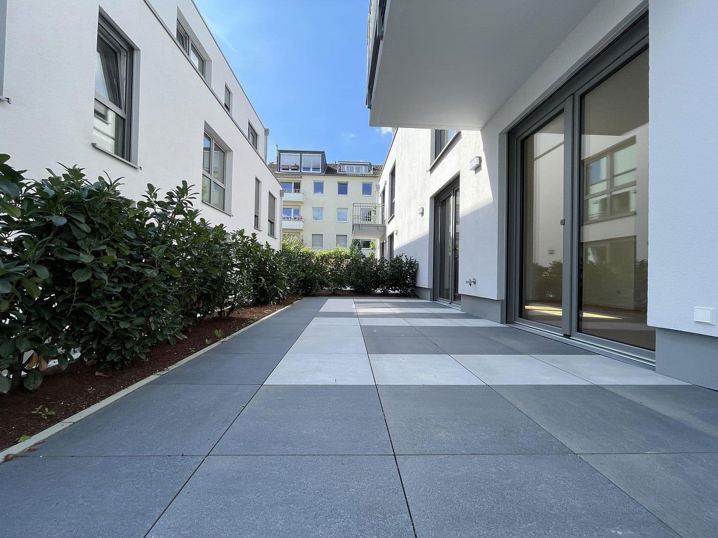 Prenájom bytu 2-izbový 75 m², Kirschblütenweg 11, Düsseldorf, Severné Porýnie - Westfálsko Prenájom bytu 2-izbový 75 m², Kirschblütenweg 11, Düsseldorf, Severné Porýnie - Westfálsko