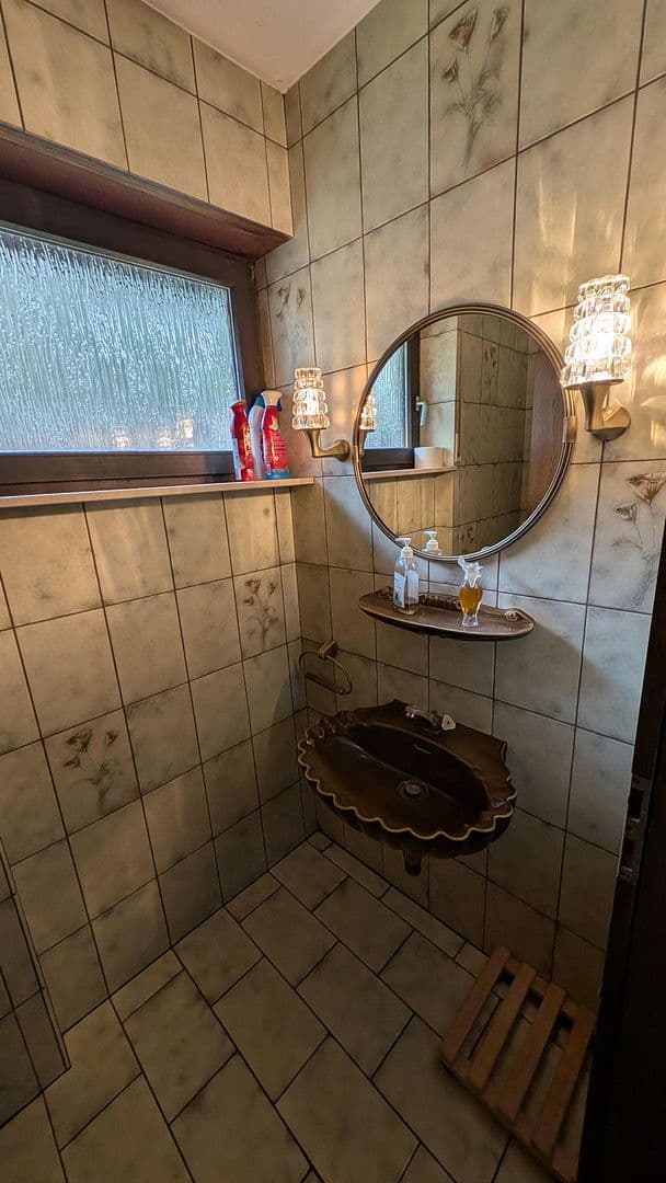 Prenájom bytu 3-izbový 120 m², Bürgermeister-Fröber-Weg 2, Kreuzwertheim, Bavorsko Prenájom bytu 3-izbový 120 m², Bürgermeister-Fröber-Weg 2, Kreuzwertheim, Bavorsko