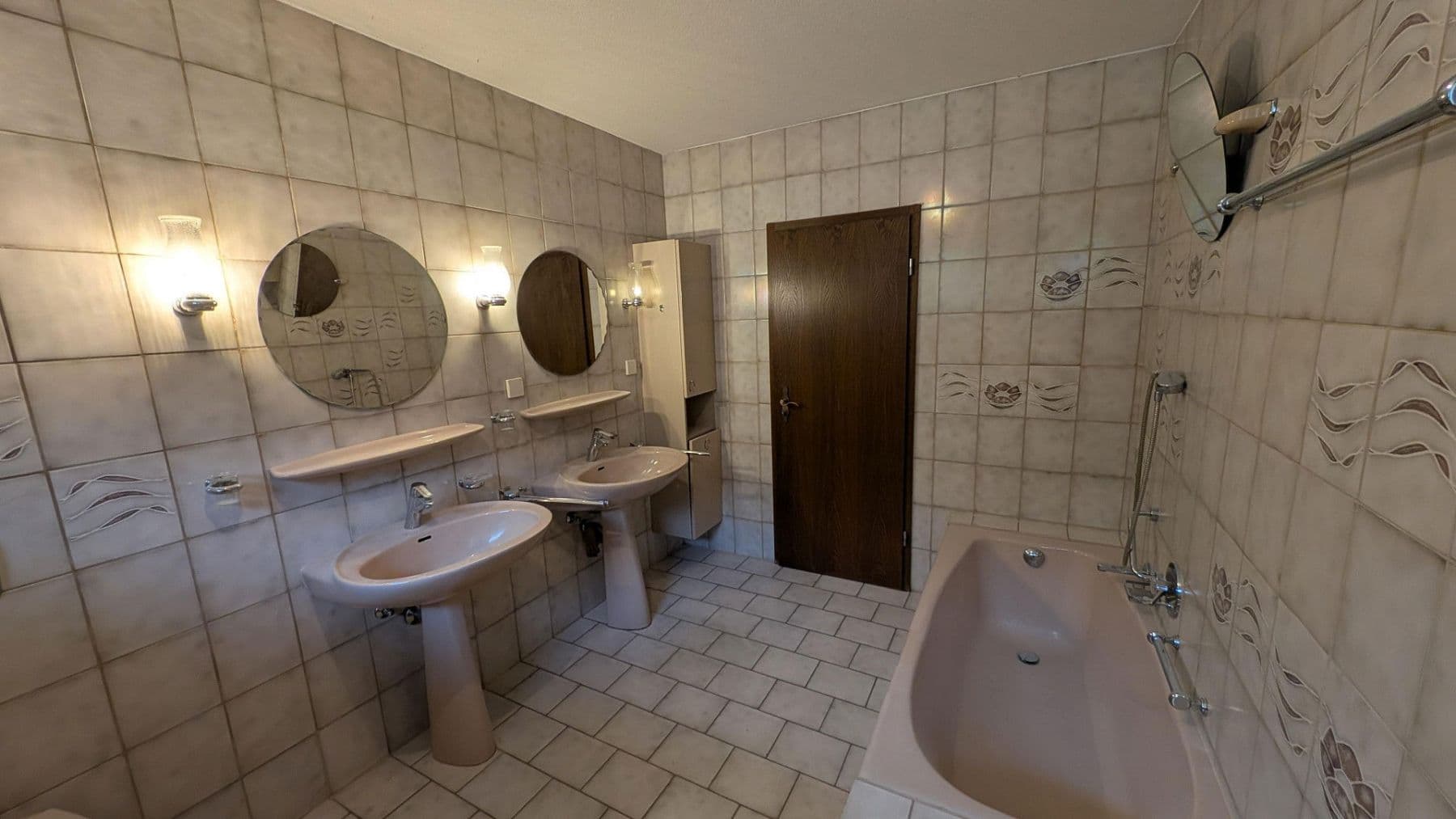 Prenájom bytu 3-izbový 120 m², Bürgermeister-Fröber-Weg 2, Kreuzwertheim, Bavorsko Prenájom bytu 3-izbový 120 m², Bürgermeister-Fröber-Weg 2, Kreuzwertheim, Bavorsko